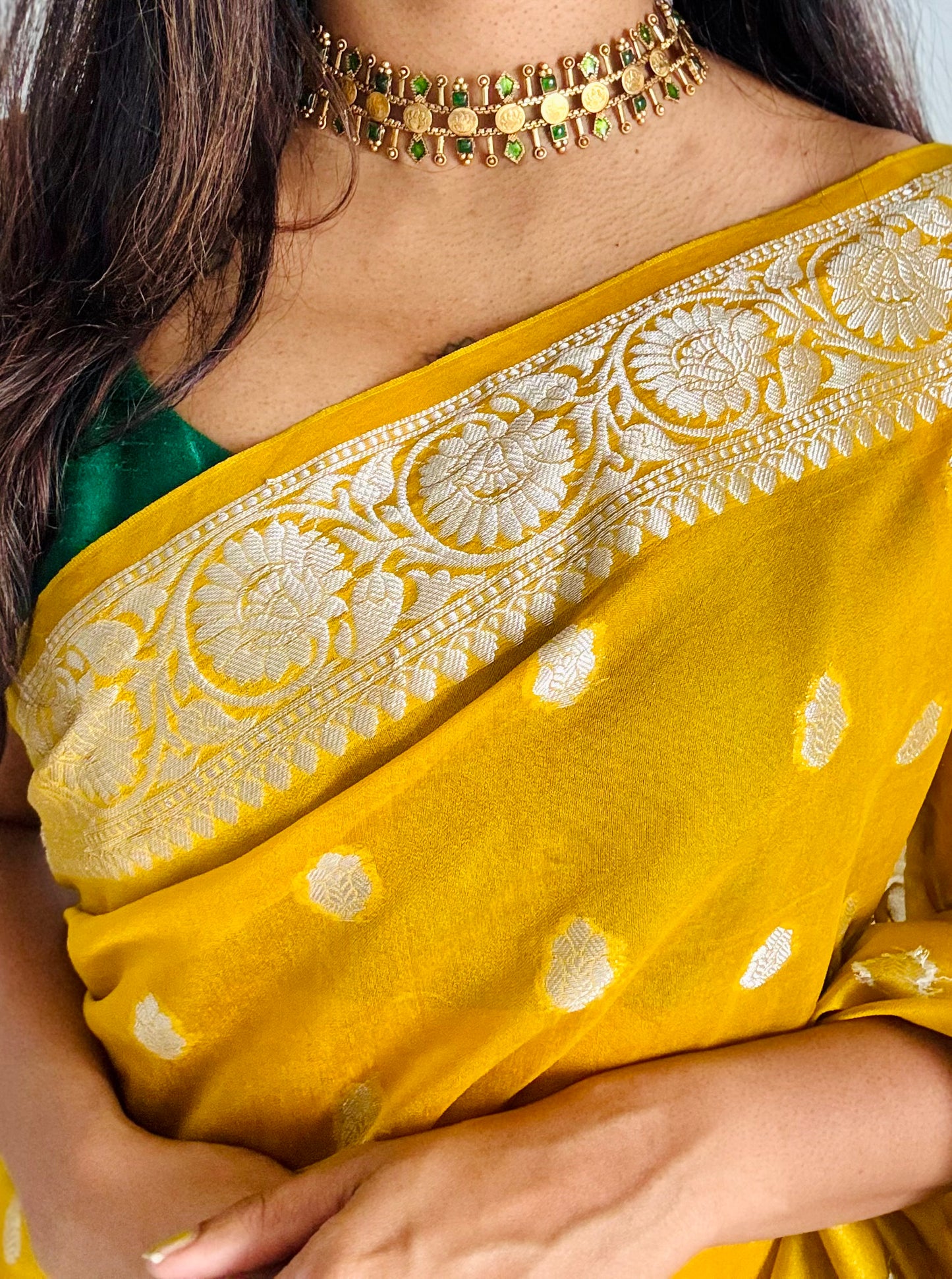 Coin and green stone neckpiece with earrings - YCGPNP635