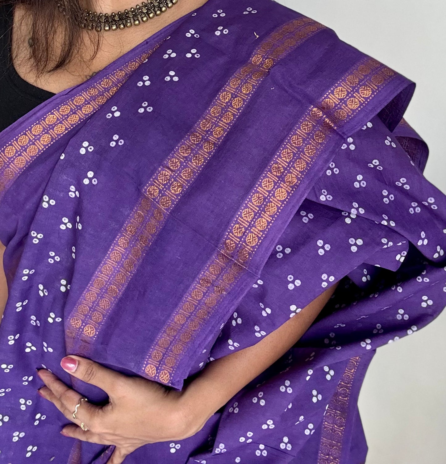 Purple, wax dot printed sungudi, kattuchayam dyed madurai cotton - YCCOTNMSAP151