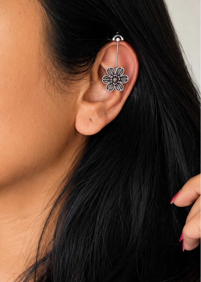 Bugadi clip-on (non pierced), oxidised silver - YCOSEBU520