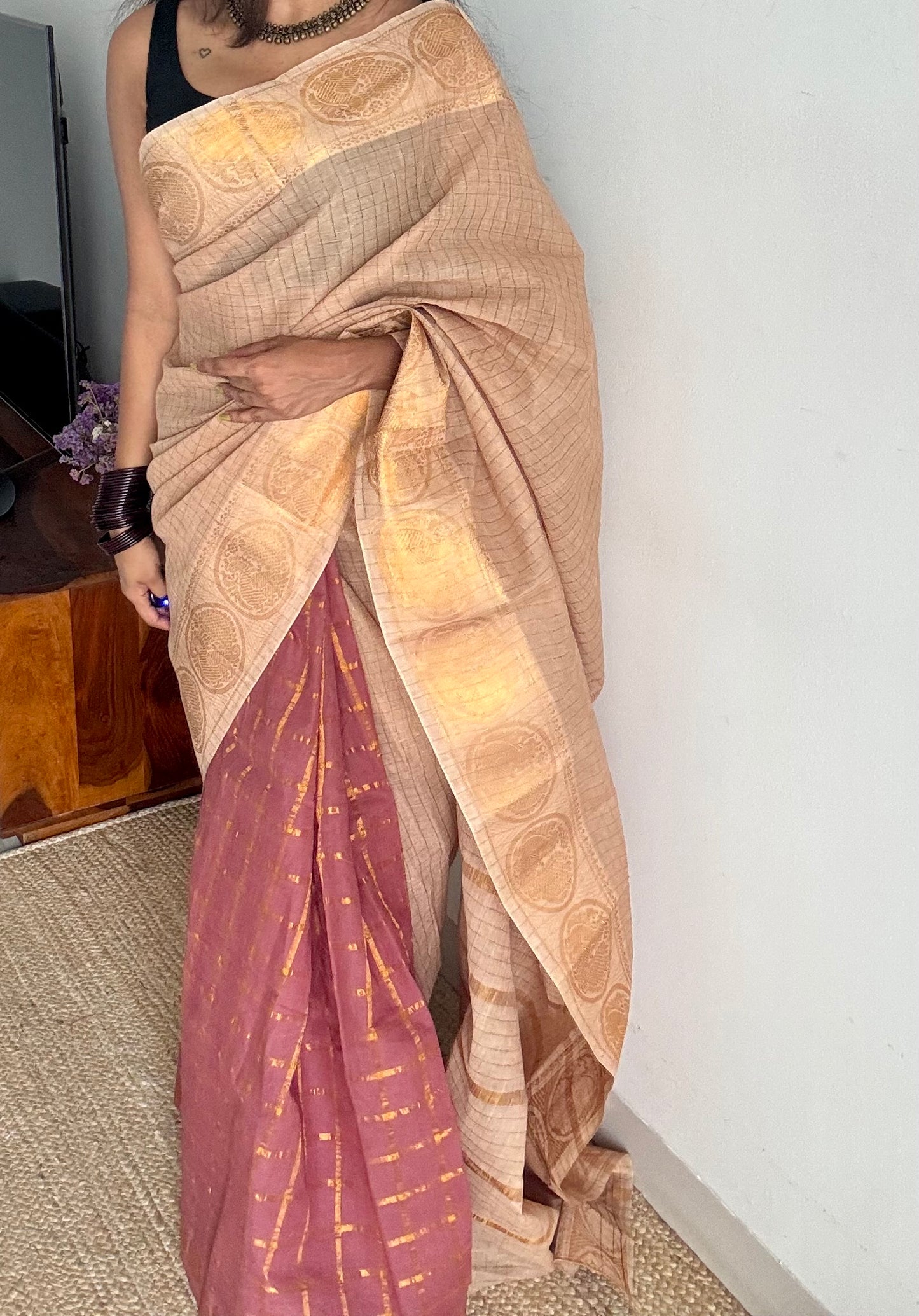 Cream with onion pink, sungudi cotton half-half saree - YCCOTNMSFE361