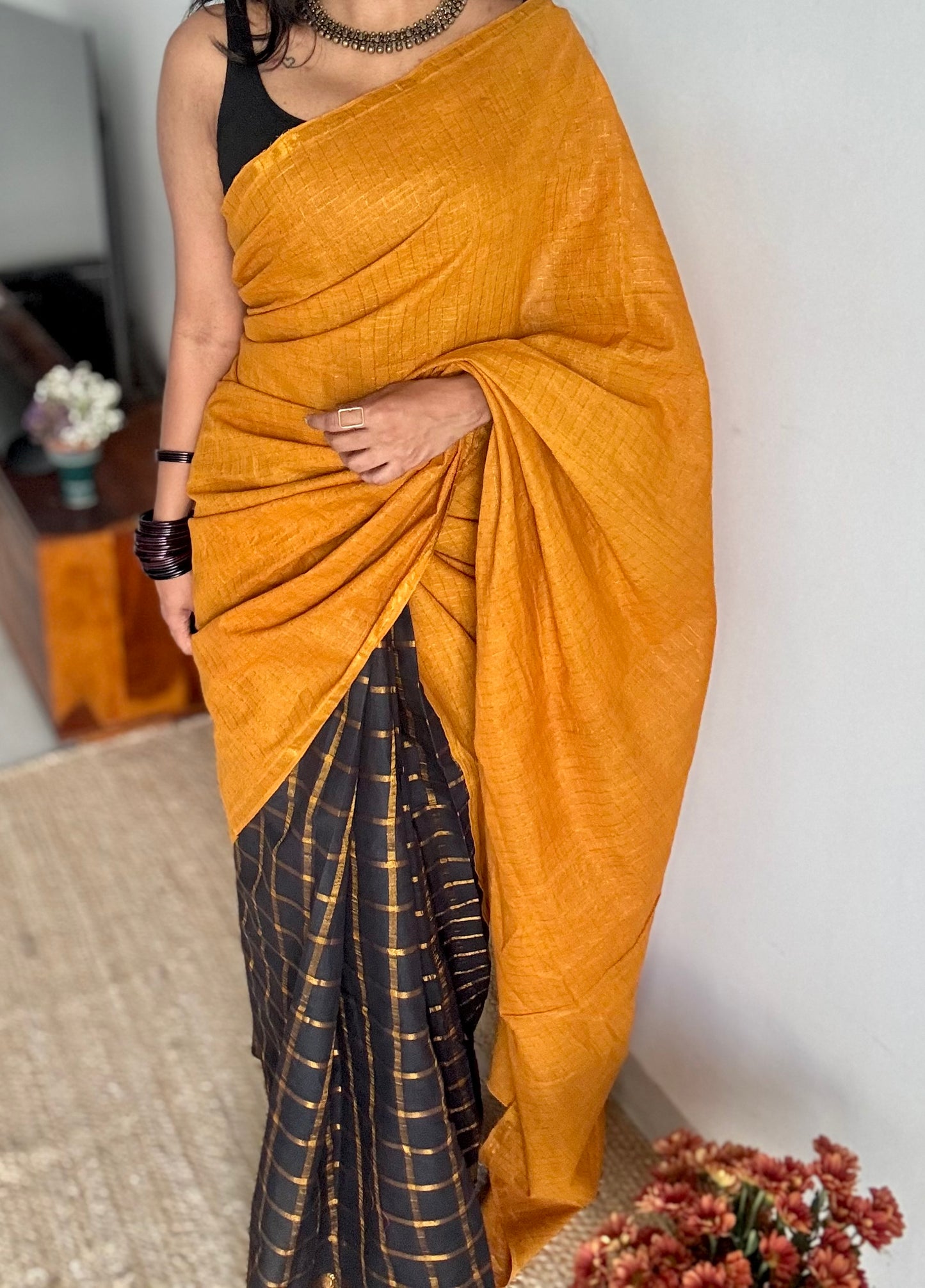 Minmini (மின்மினி) : yellow with black, sungudi cotton - YCENOID07