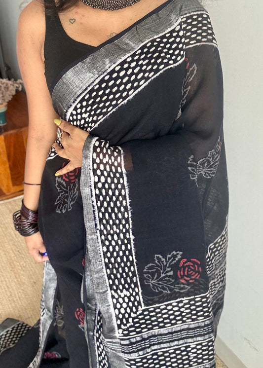 Black linen, red rose motif, silver zari border - YCTOROCBP58