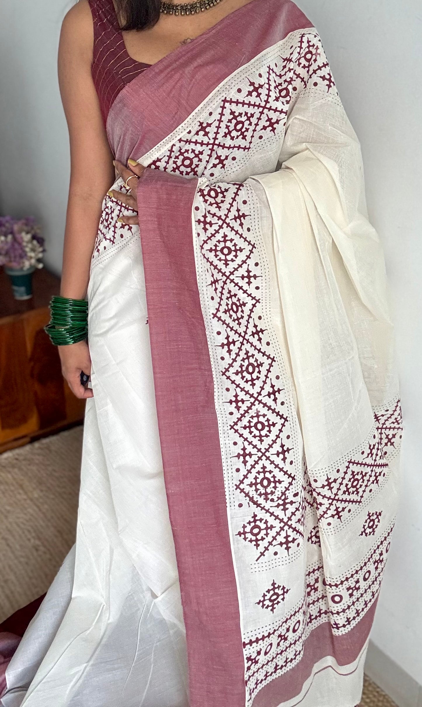 Ivory Kerala cotton saree with maroon Kutch-inspired printed borders and maroon centre pleats - YCIEKCFE313