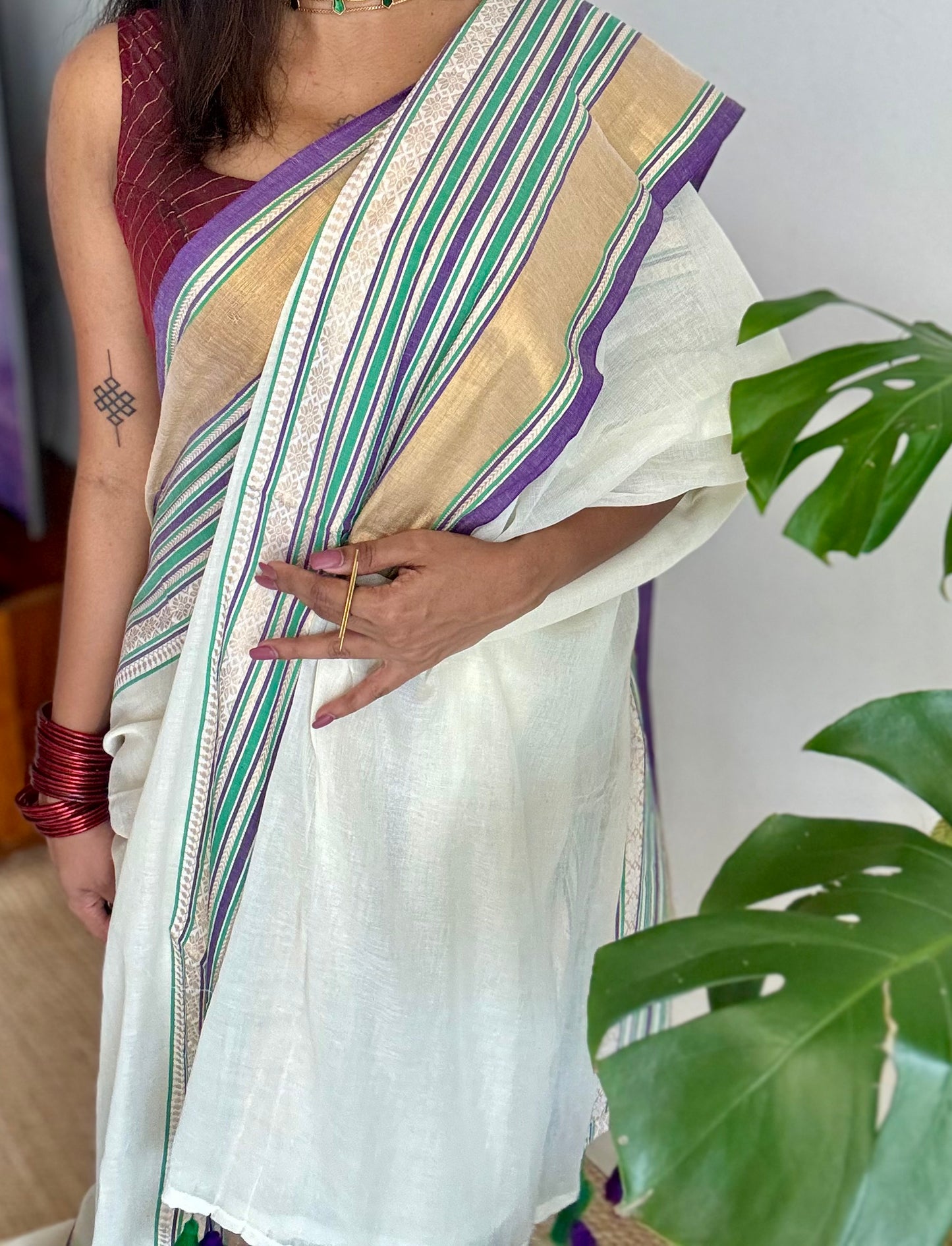 Ivory mul saree, purple, green and gold kanchi border - YCIEON29