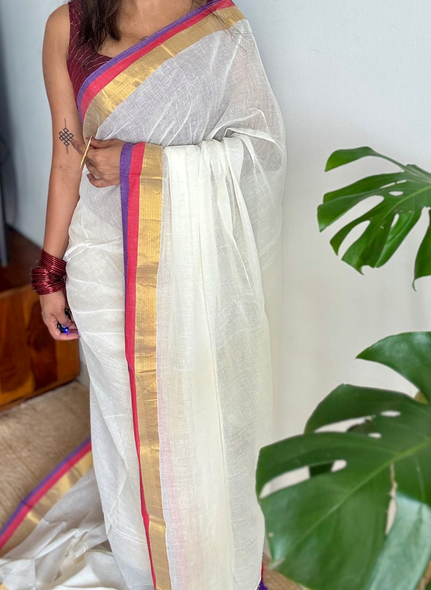 Ivory mul saree, purple, red and gold border - YCIEON08
