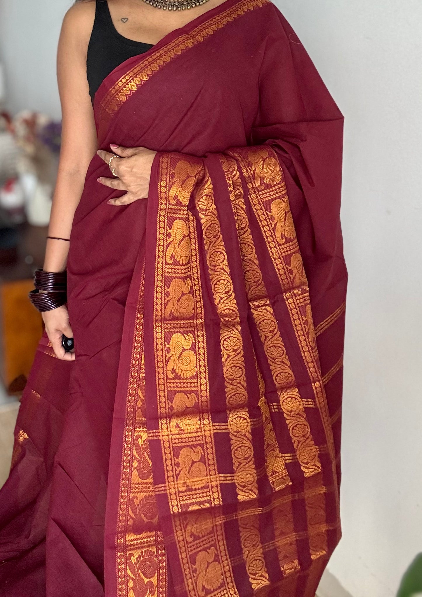 Maroon long border sungudi, kattuchayam dyed madurai cotton - YCCOTNMSAP131