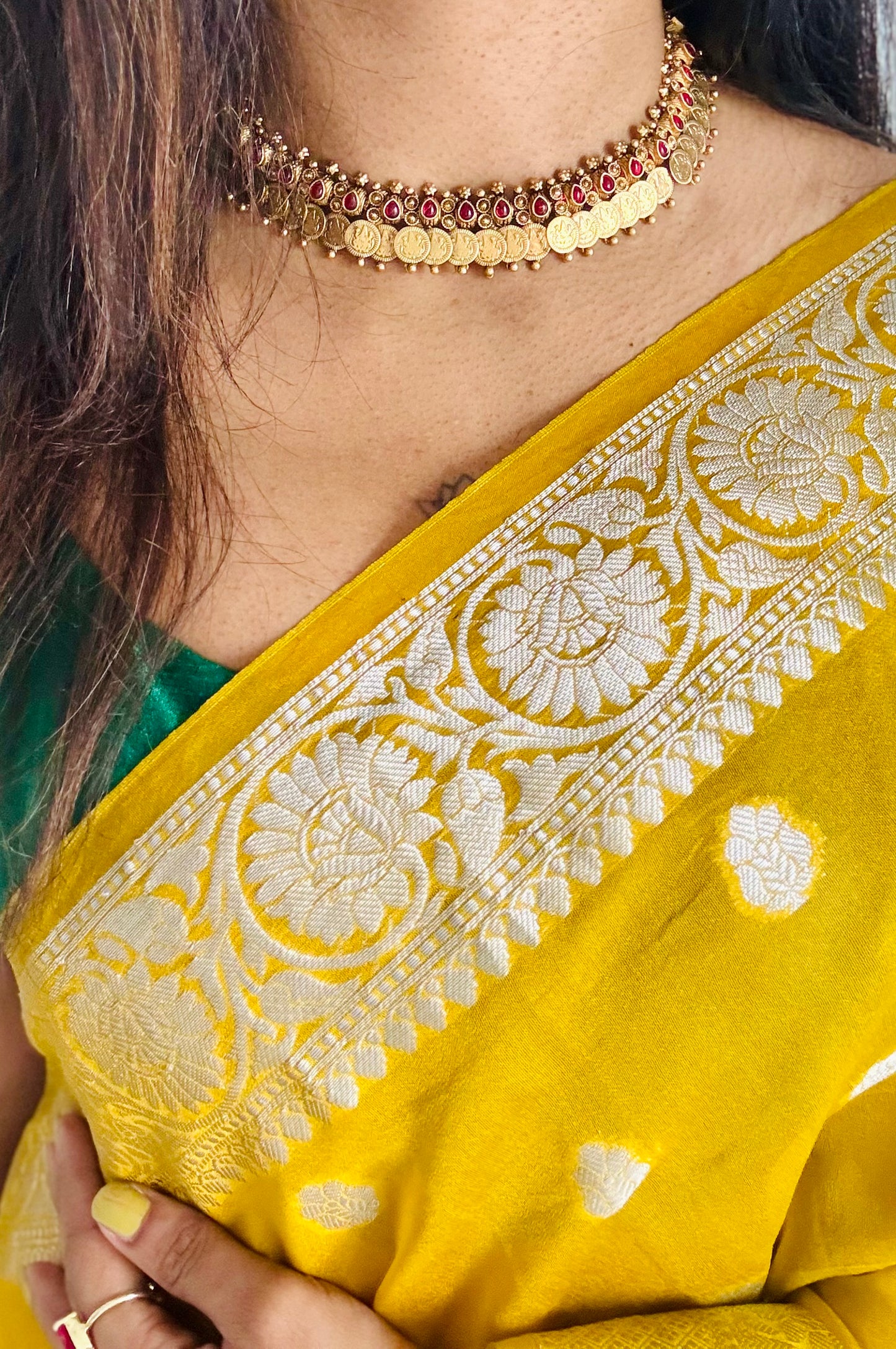 Coin with red stones in drop shape, neckpiece with earrings - YCGPNP671