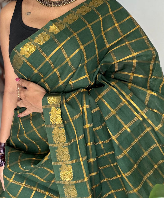 Dark green pavithra kattam kattuchayam dyed madurai cotton saree - YCCOTNMSAP209