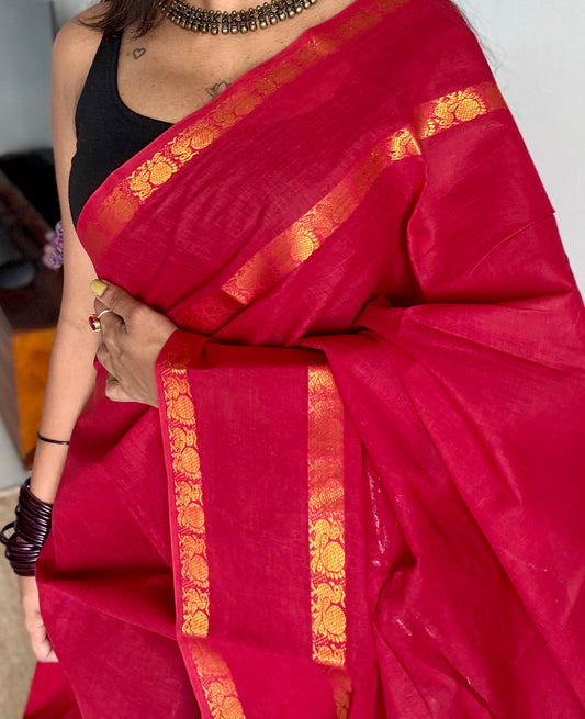Red rettaipettu peacock double bordered, kattuchayam dyed madurai cotton saree - YCCOTNMSFE247