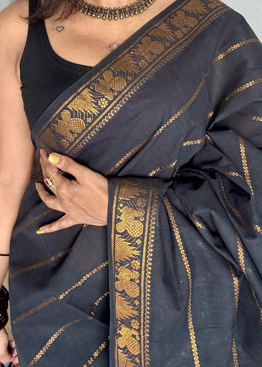 Black velthaari patterned kattuchayam dyed madurai cotton saree - YCCOTNMSFE132