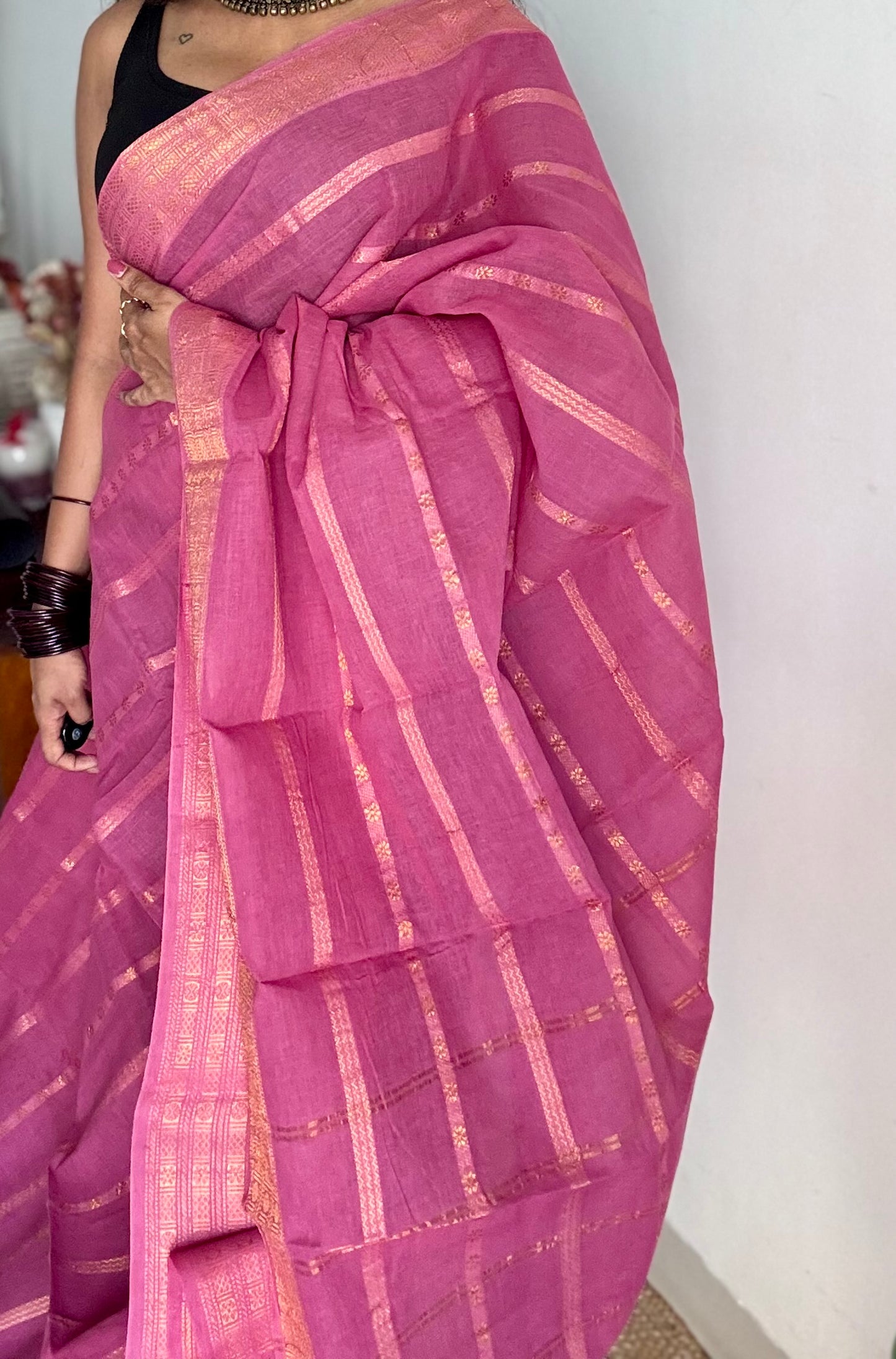 Dusty pink floral patterned velthaari, kattuchayam dyed madurai cotton saree  - YCCOTNMSAP214