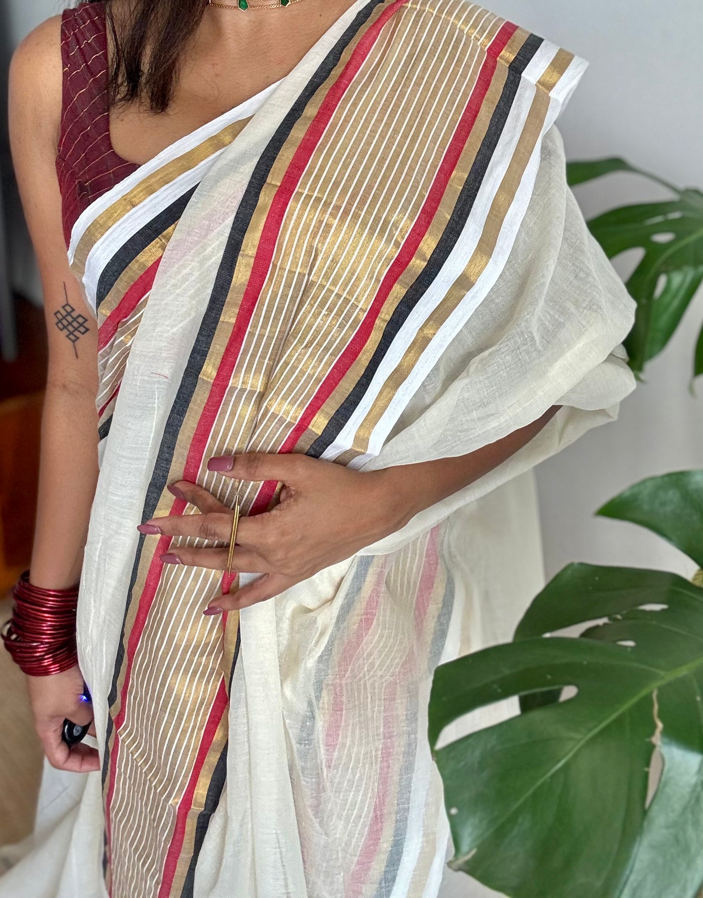 Ivory mul saree, red, black and gold striped border - YCIEON15