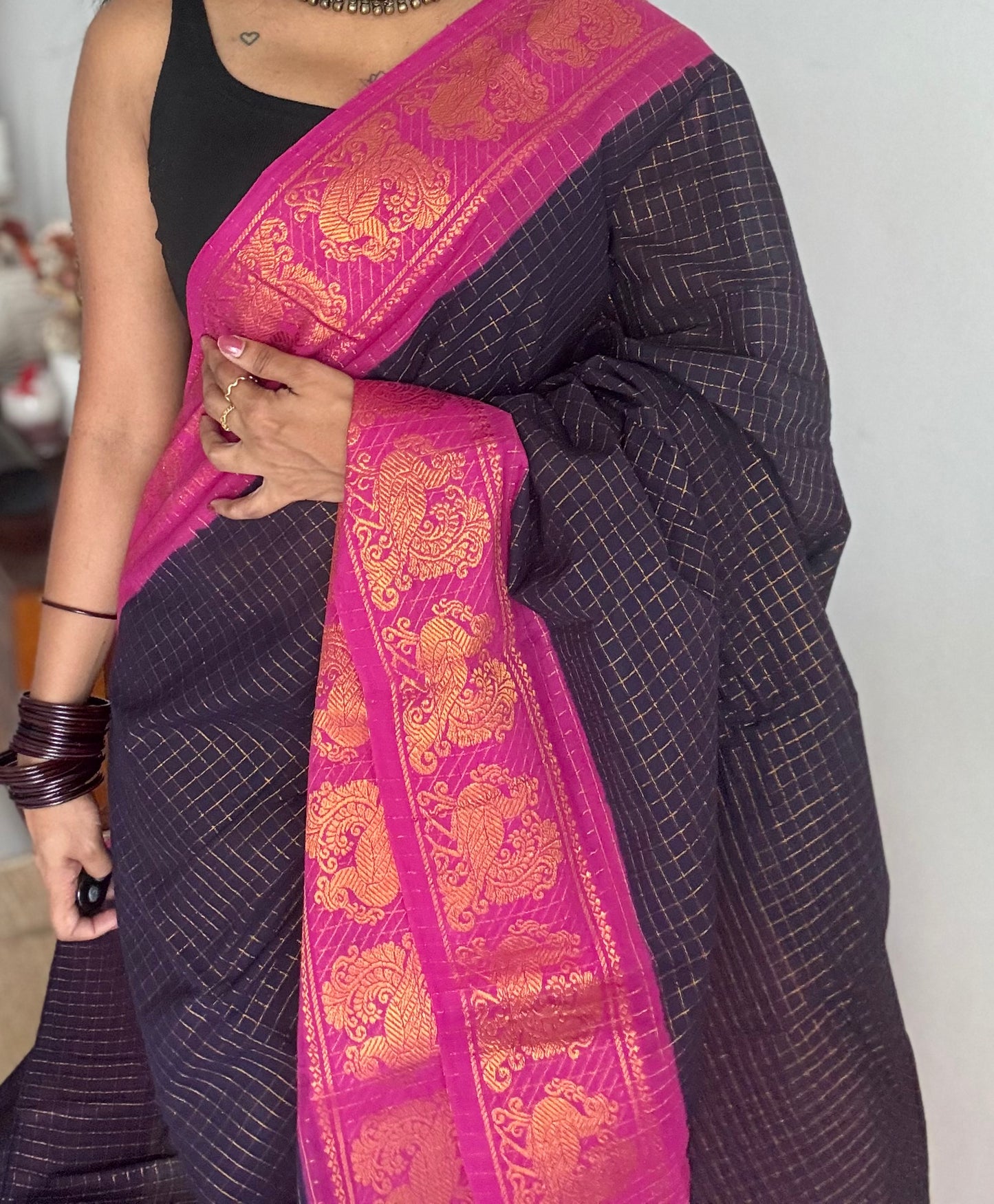 Dark blue with hot pink contrast zari checkered sungudi, kattuchayam dyed madurai cotton - YCCOTNMSAP194