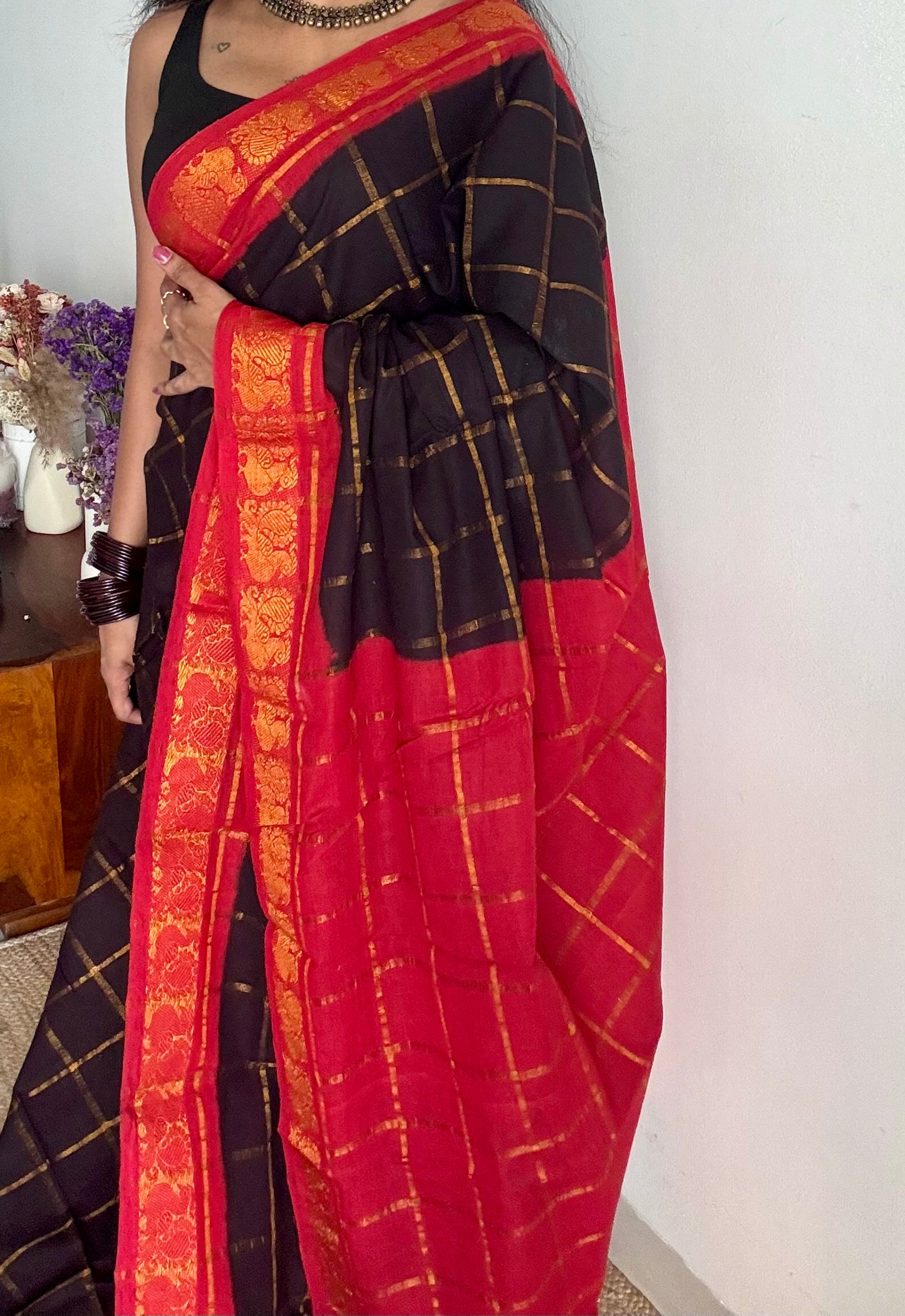 Black with red pavithra kattam sungudi, madurai cotton - YCCOTNMSAP142