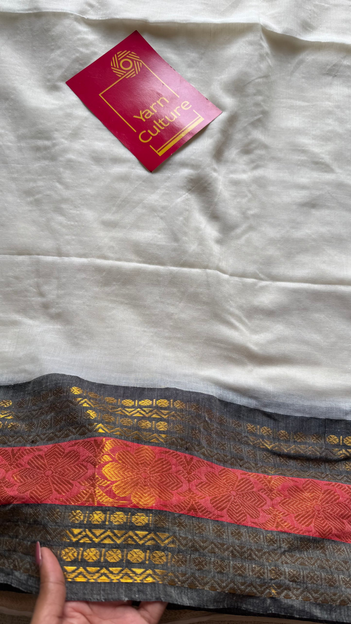 Ivory mul saree, dark grey and red kanchi border - YCIEON154