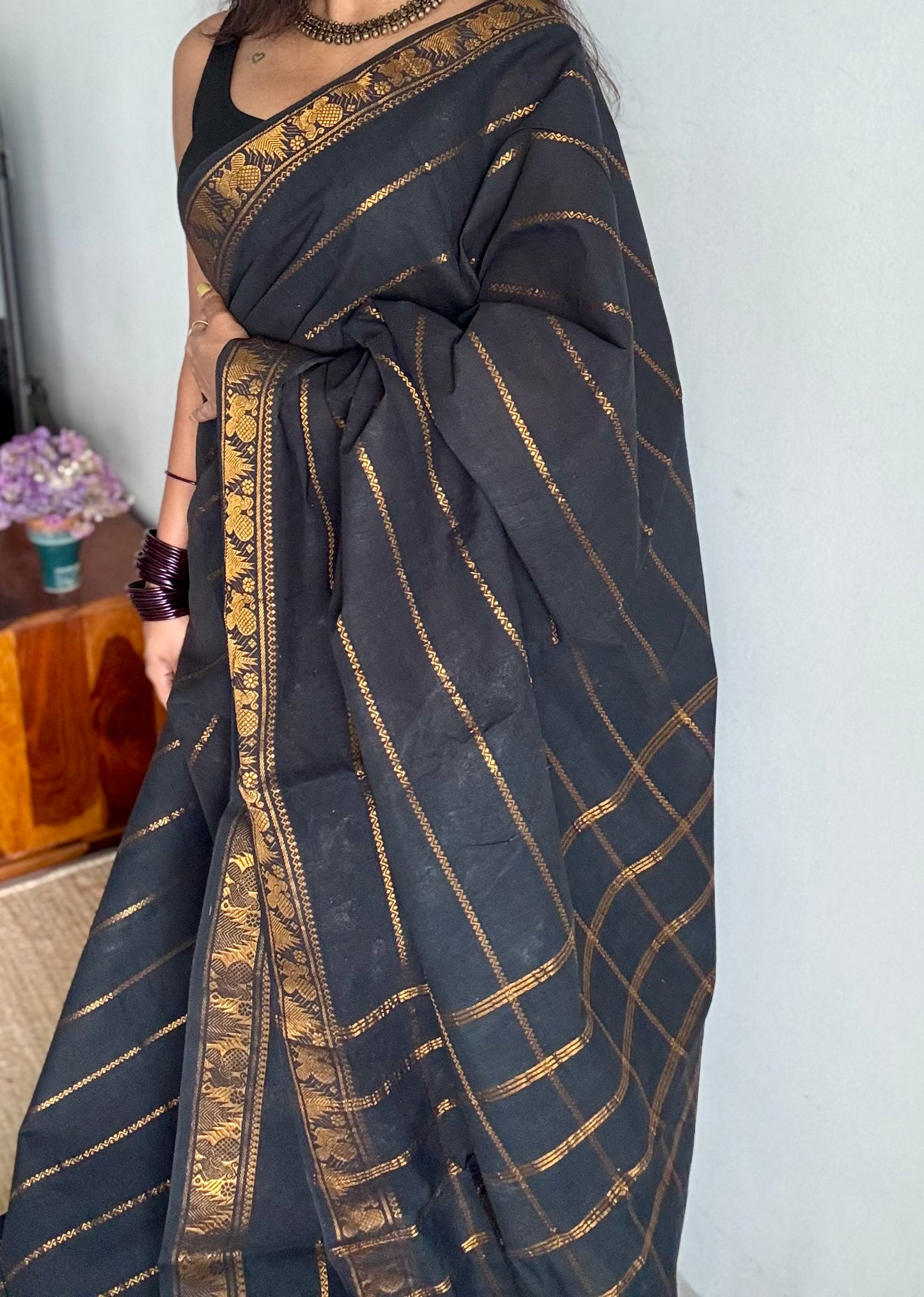 Black velthaari patterned kattuchayam dyed madurai cotton saree - YCCOTNMSFE132
