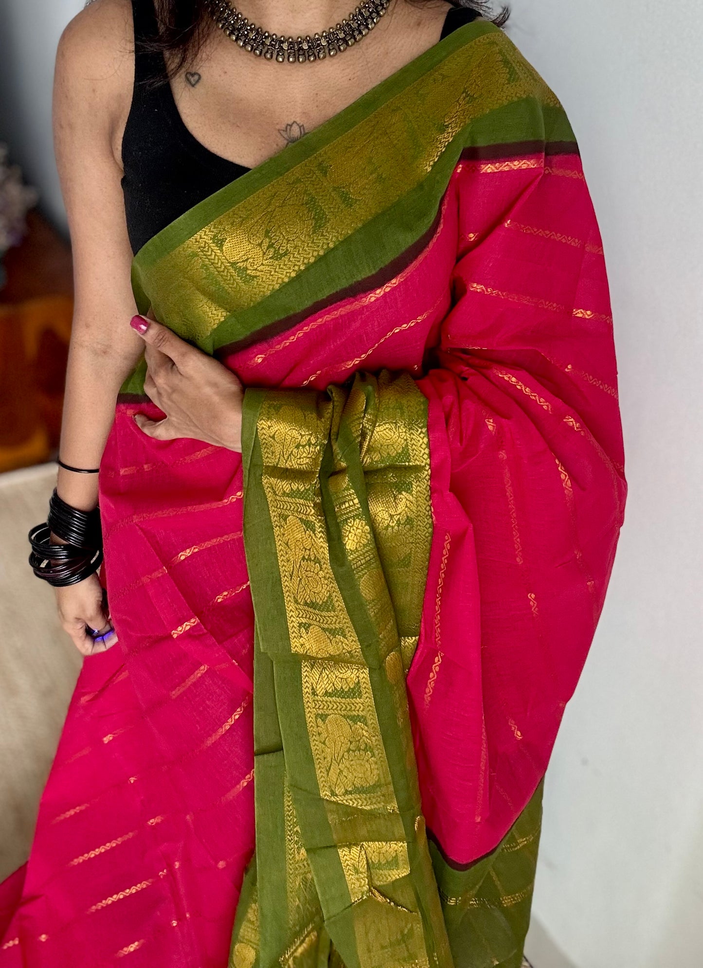 Reddish pink with green, peacock rudraksham motif, single side broad zari - madurai kattuchayam dyed - YCCOTNAUS34