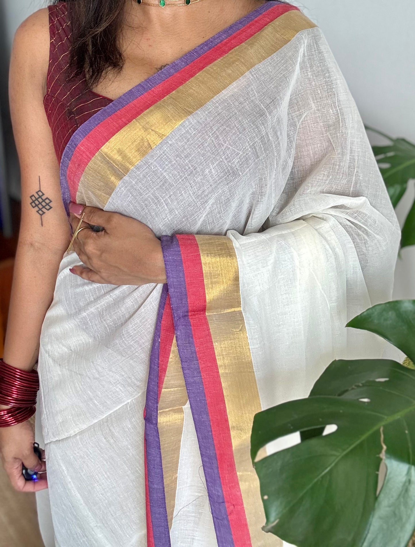 Ivory mul saree, purple, red and gold border - YCIEON08