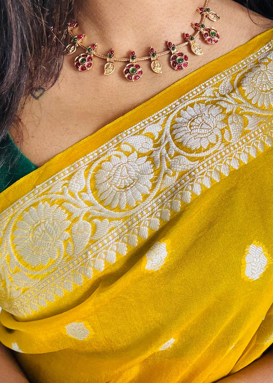 Ruby green kemp floral and coin pendant neckpiece, with earrings - YCGPNP628