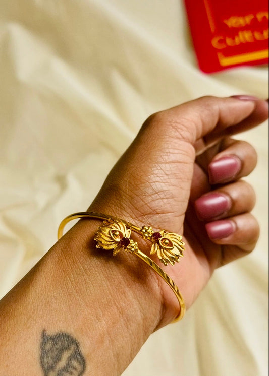Adjustable gold toned lotus bangle - YCGPBA822
