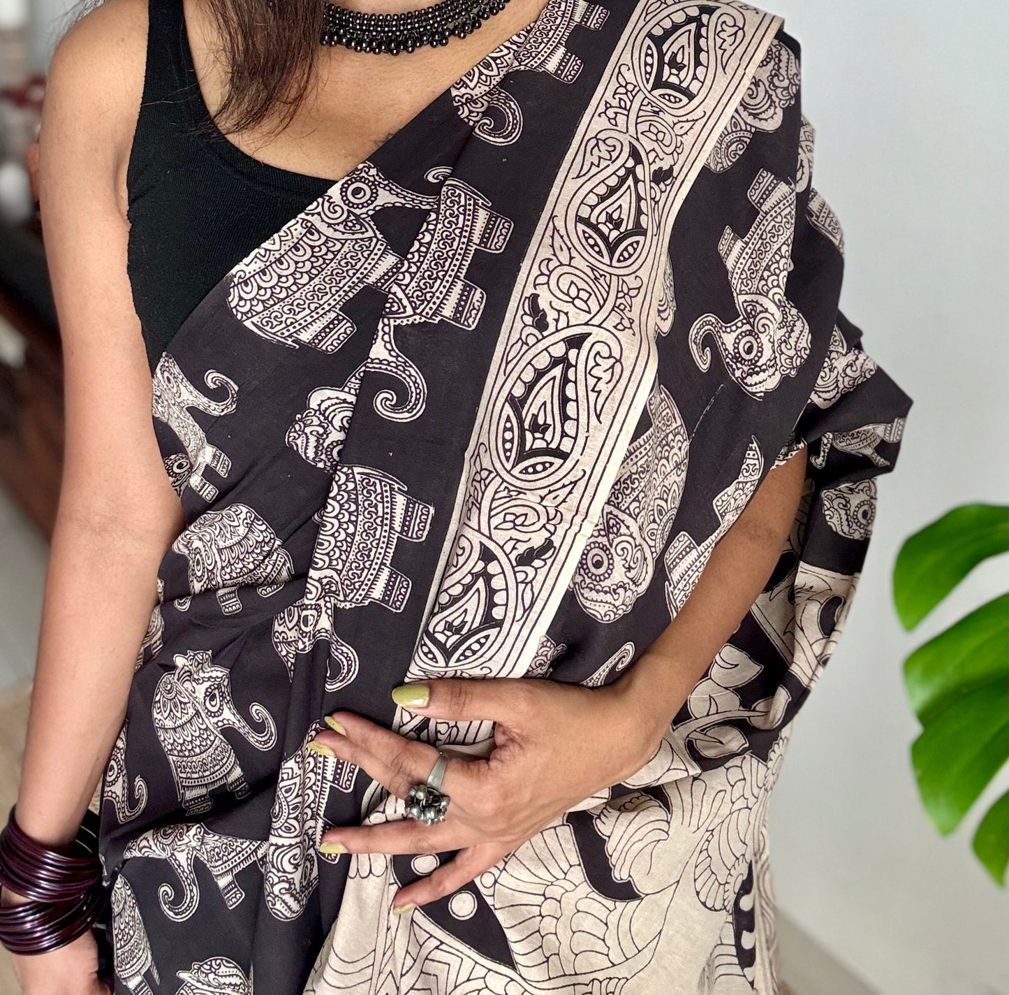 Black kalamkari saree, elephant motifs, soft cotton - YCWOTDMA349