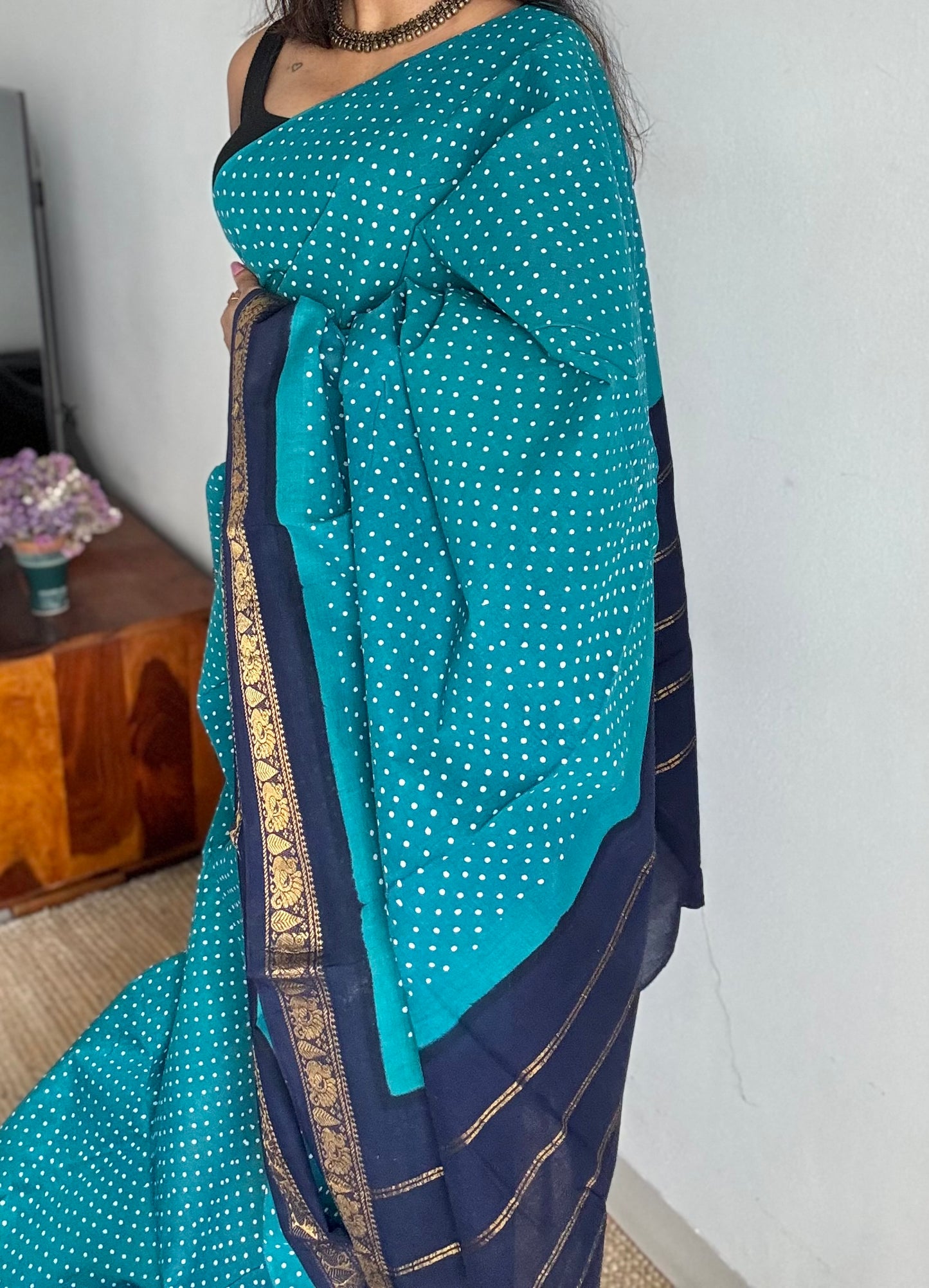 Turquoise blue with navy blue, kattuchayam dyed madurai sungudi cotton saree - YCCOTNMSFE05