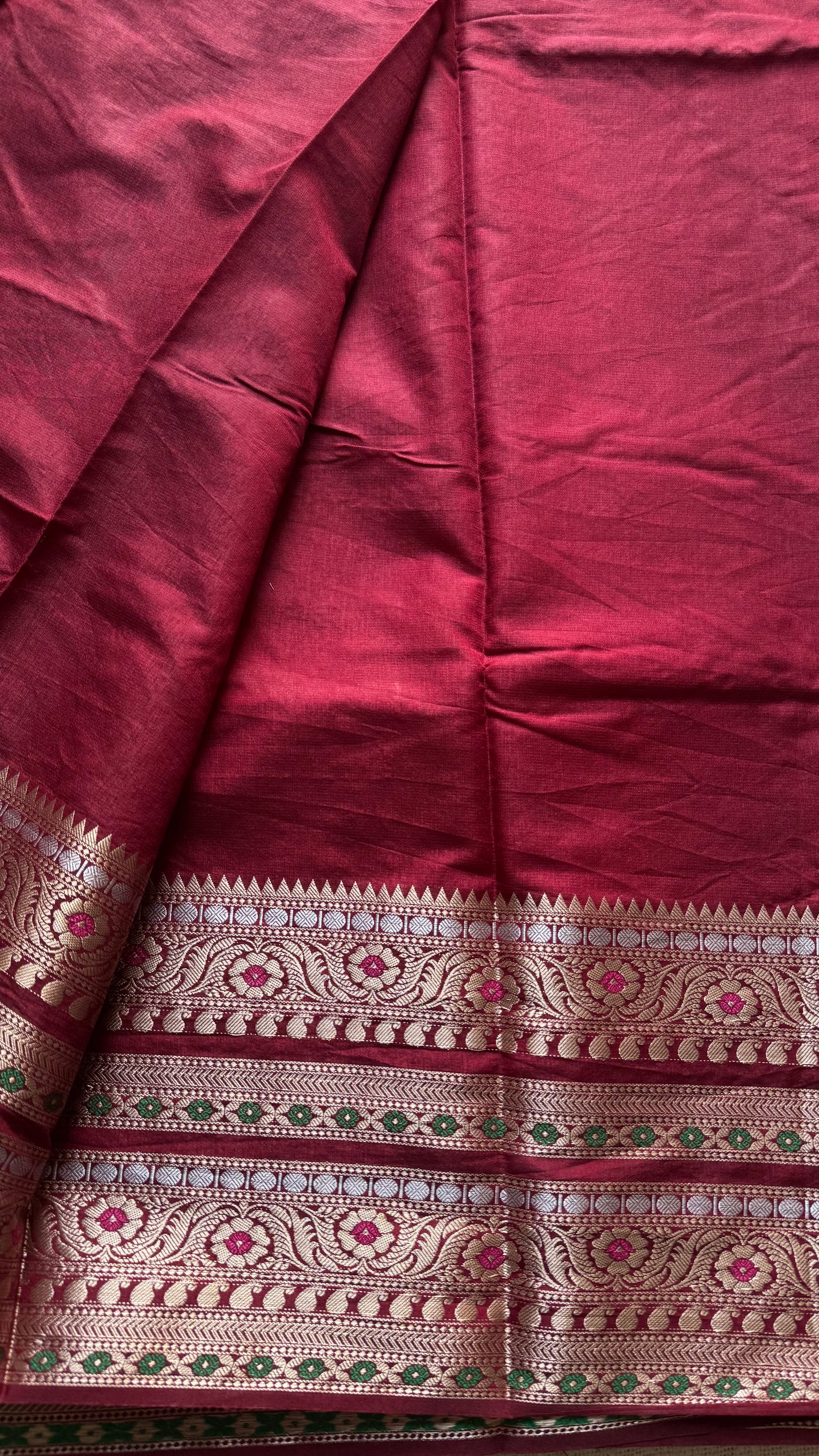 Salmon pink with maroon multicoloured vintage border, semi-silk - YCBLSSJA14