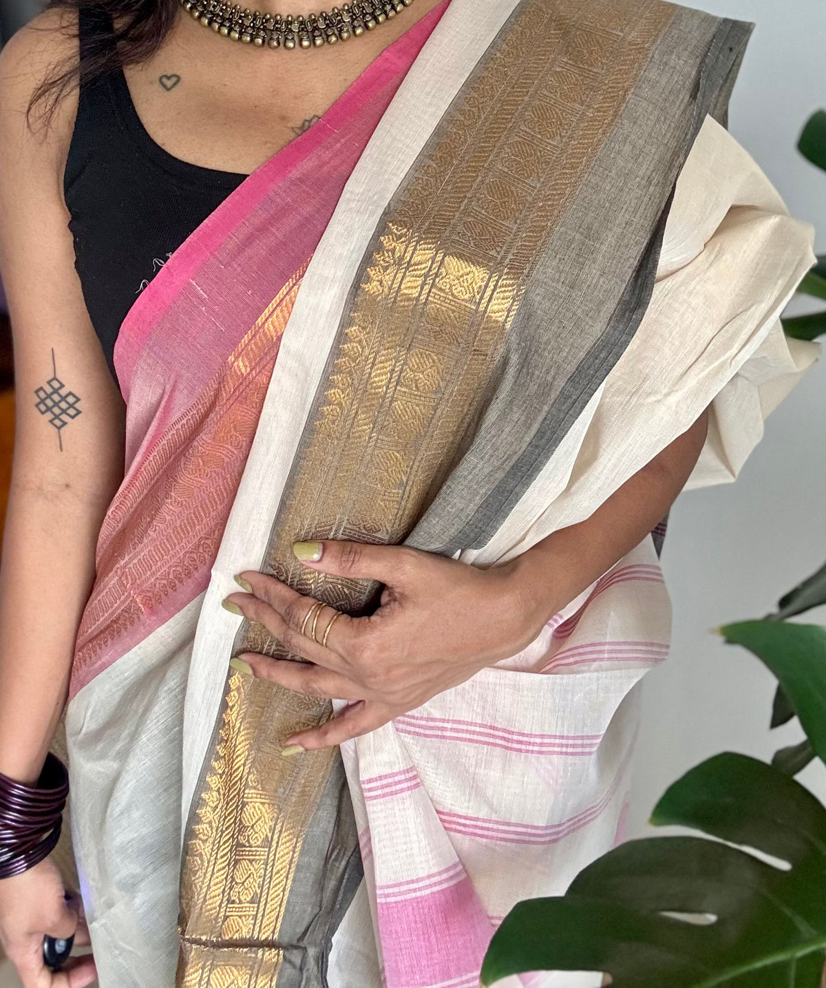 Ivory with pink and black ganga jamuna zari border kanchi cotton saree - YCCOTNCKSE22