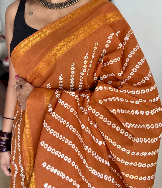 Orangish brown, wax dot printed sungudi, kattuchayam dyed madurai cotton - YCCOTNMSAP145