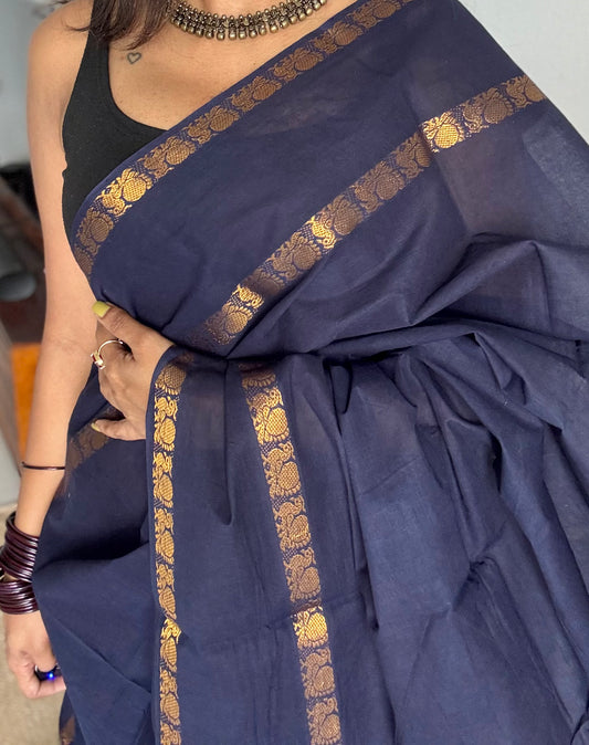 Dark blue rettaipettu peacock double bordered, kattuchayam dyed madurai cotton saree - YCCOTNMSFE249