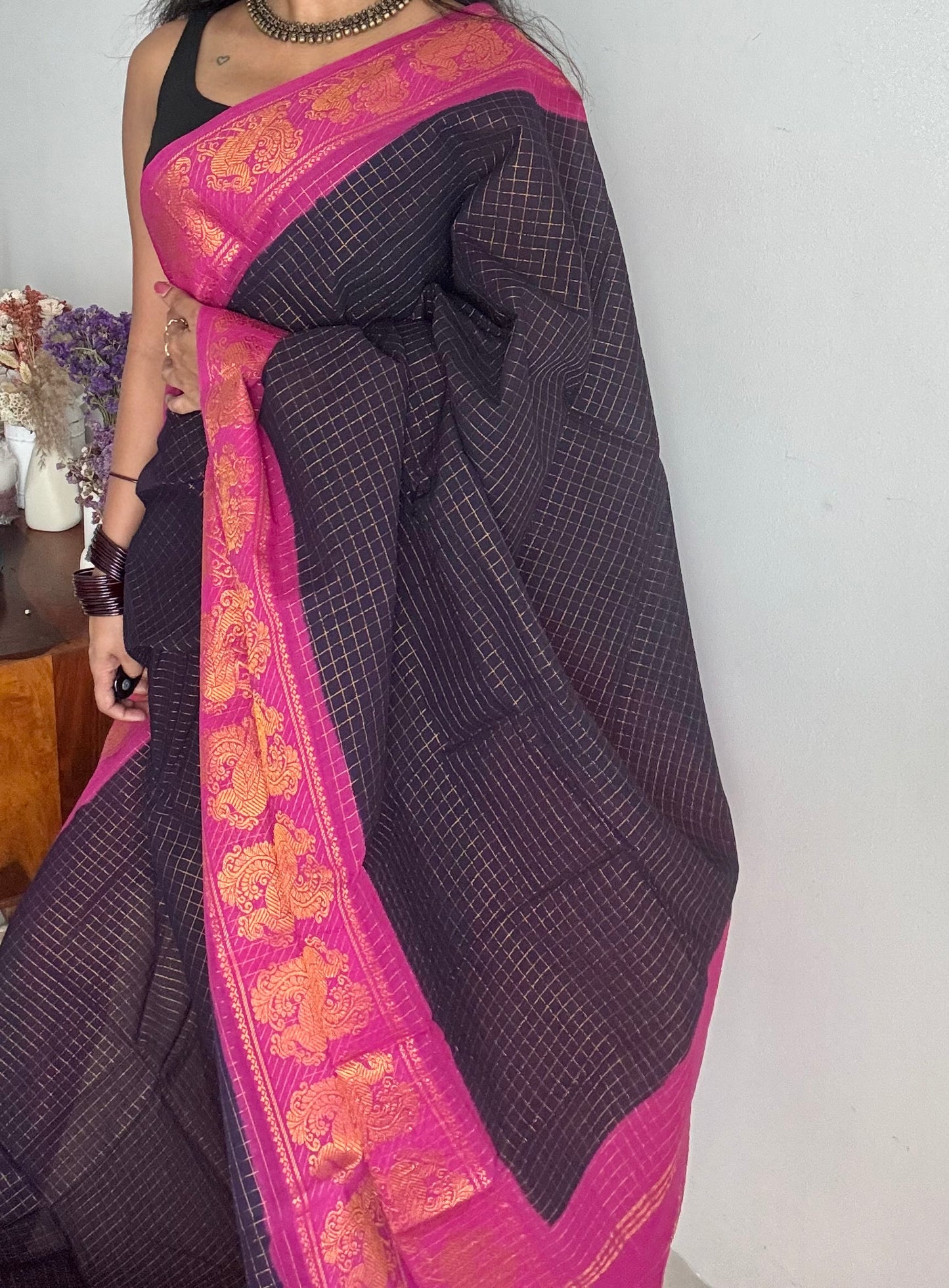 Dark blue with hot pink contrast zari checkered sungudi, kattuchayam dyed madurai cotton - YCCOTNMSAP194