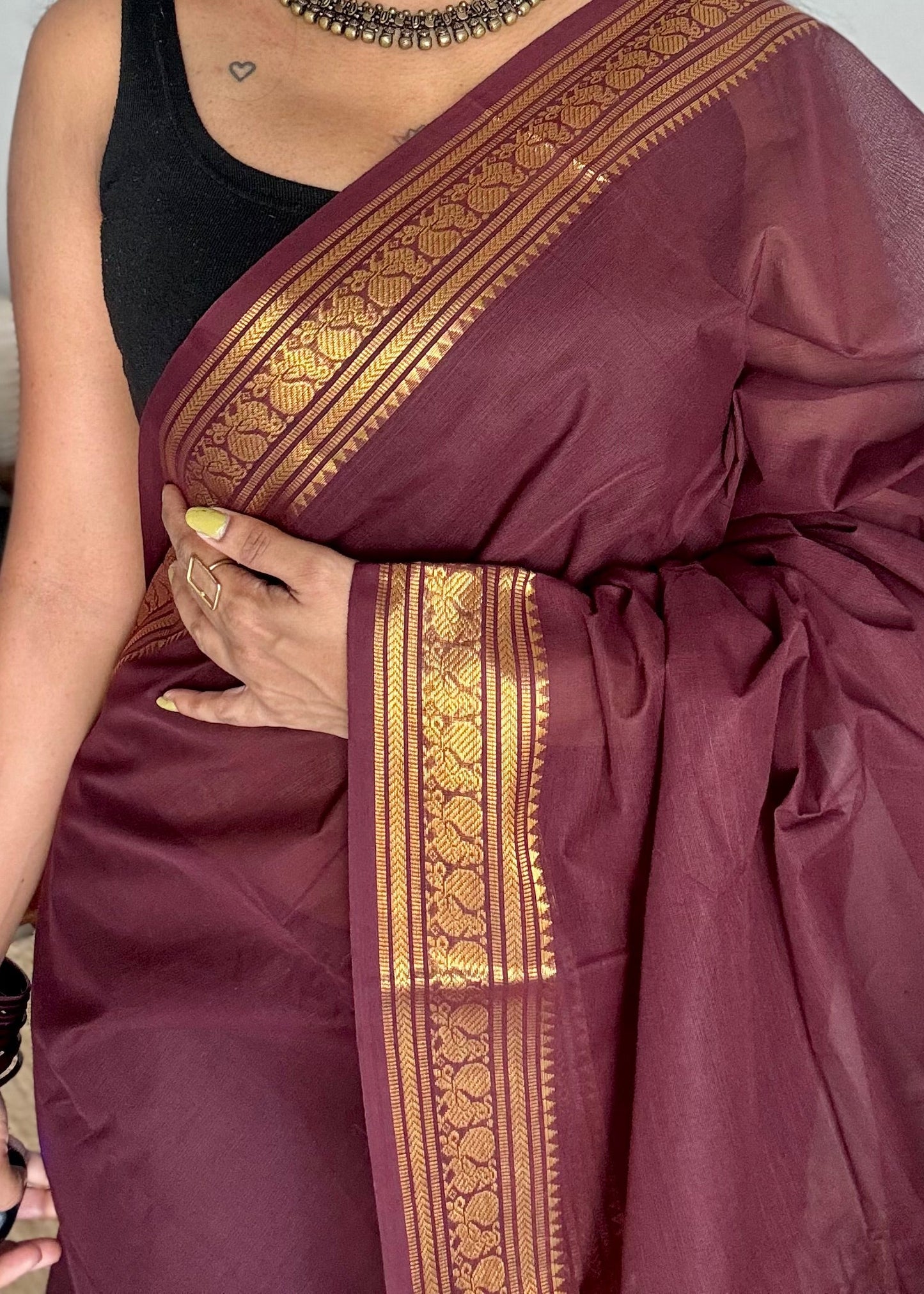 Chettinad cotton saree in maroon with thin peacock zari motif border - YCCOTNJUCC10