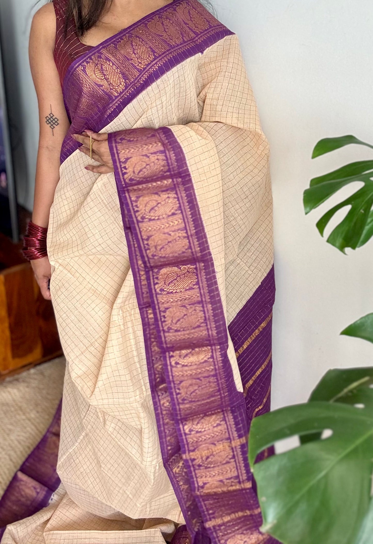 Ivory with purple contrast zari checkered sungudi, kattuchayam dyed madurai cotton - YCIEON95