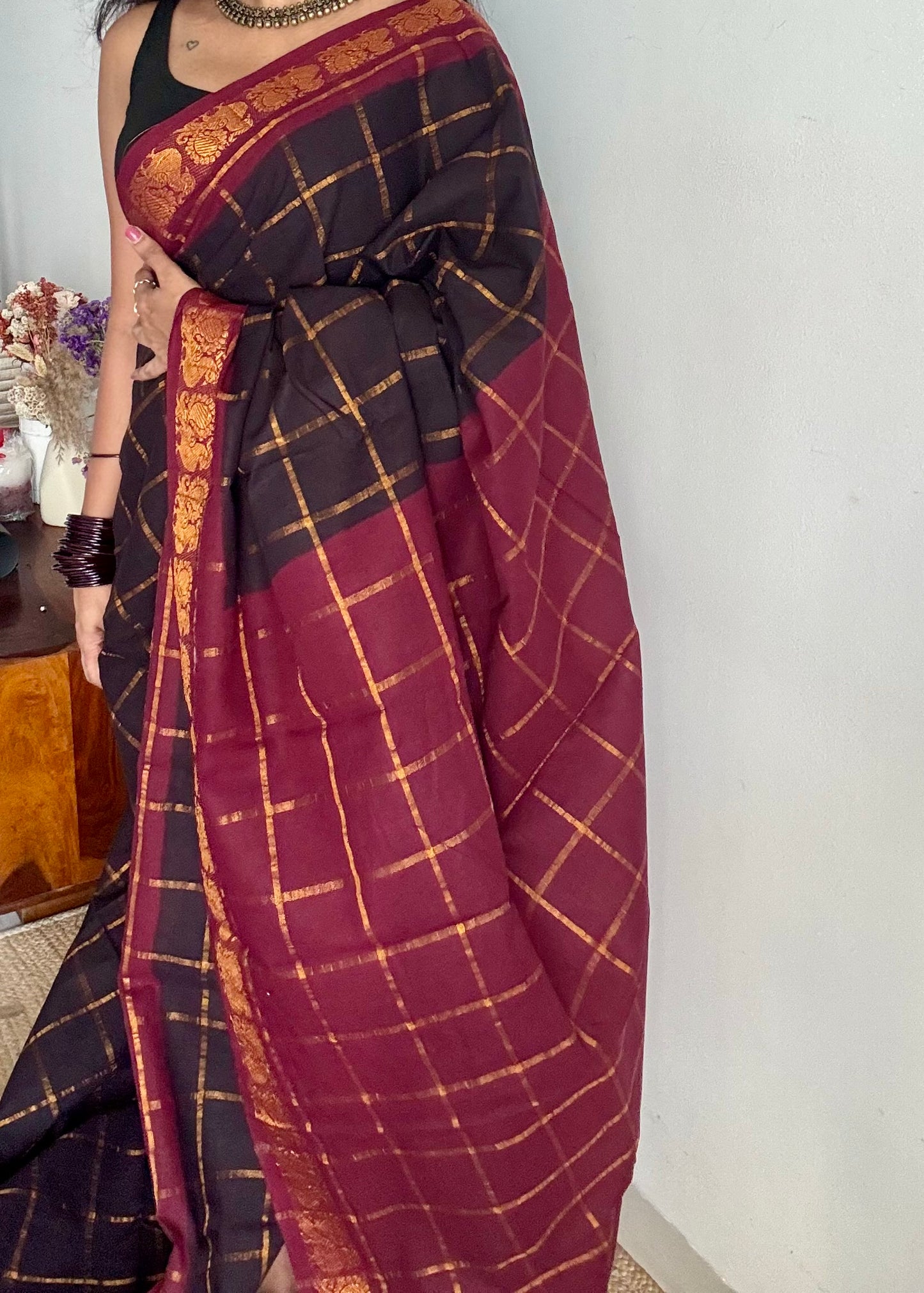 Brownish black with maroon pavithra kattam sungudi, madurai cotton - YCCOTNMSAP144