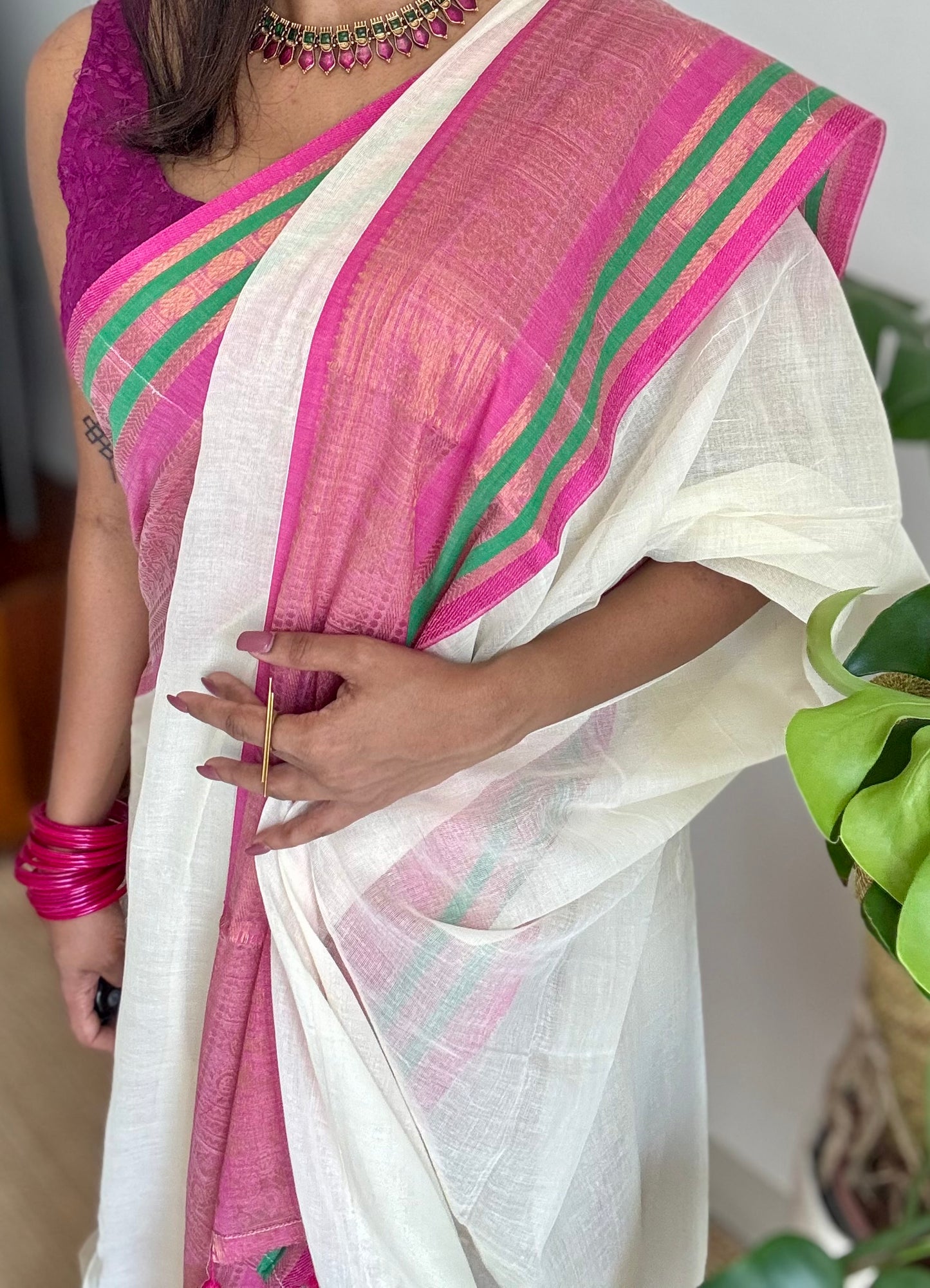 Ivory mul saree, magenta and green kanchi border - YCIEON10