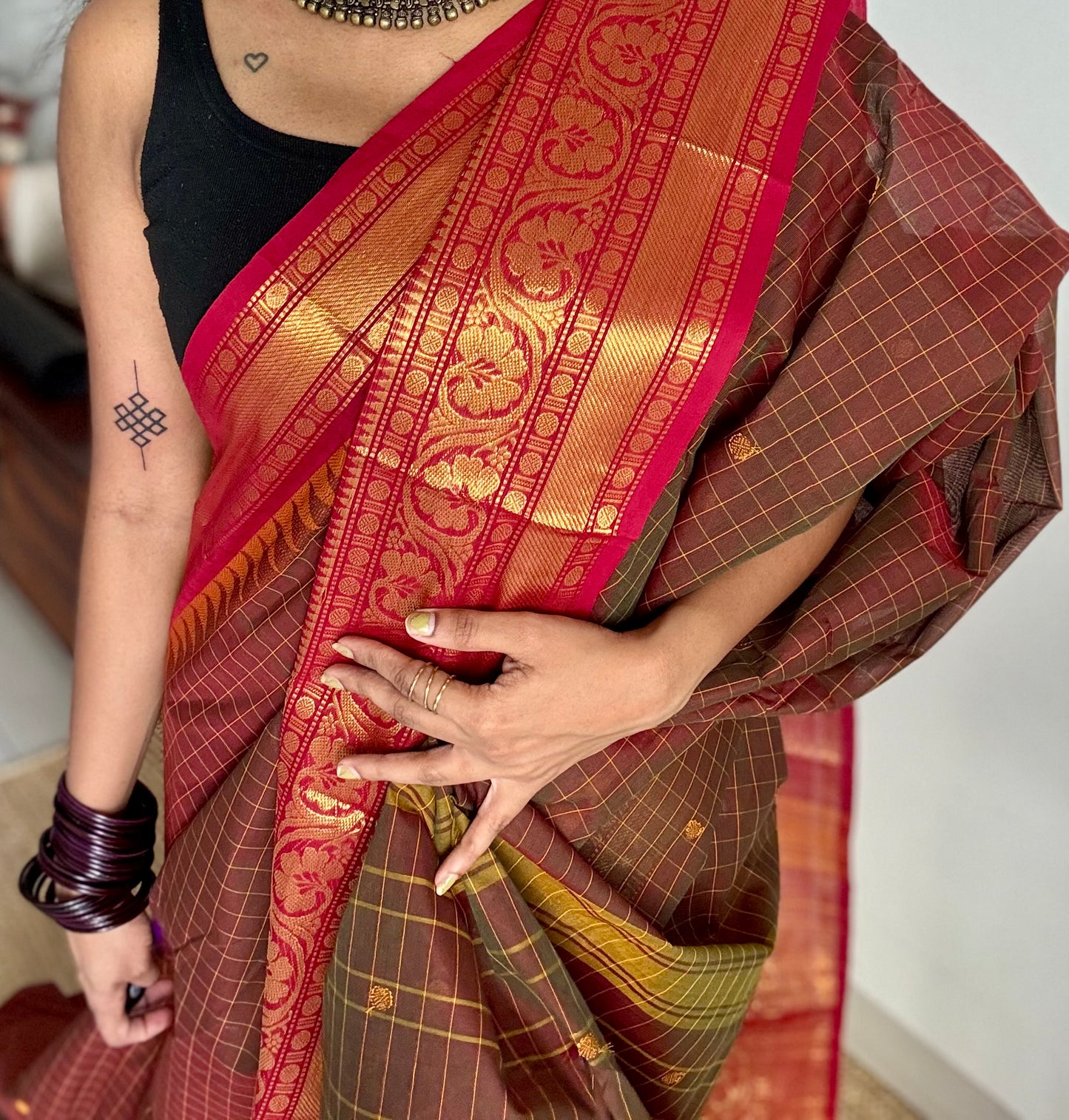 Brownish green with red contrast, checkered kanchi cotton saree - YCCOTNJU22