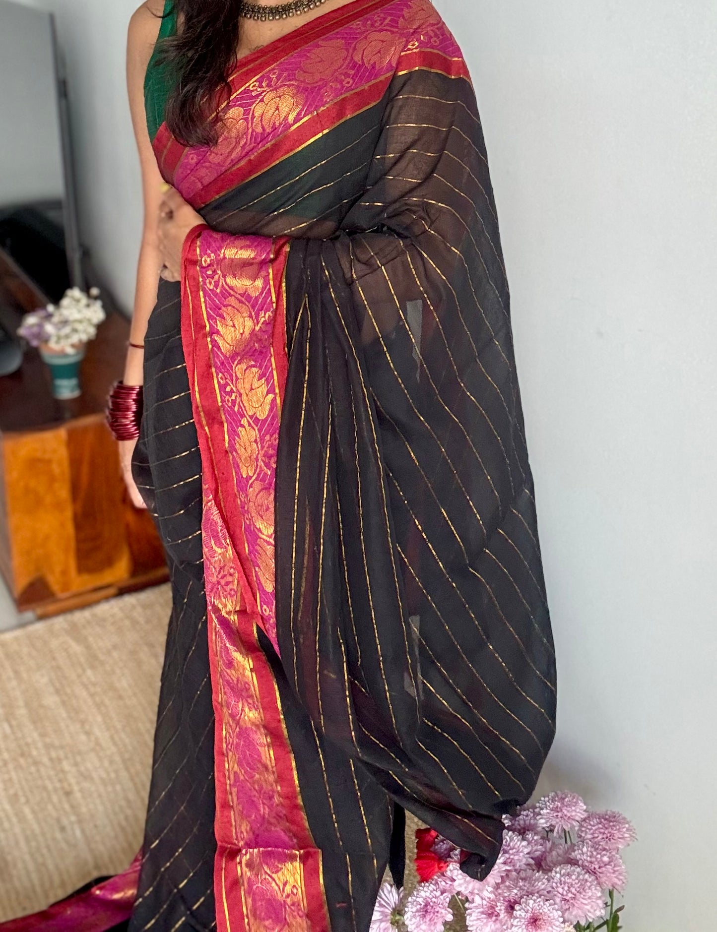 Black mul with magenta and maroon brocade border - YCBCMCNO75