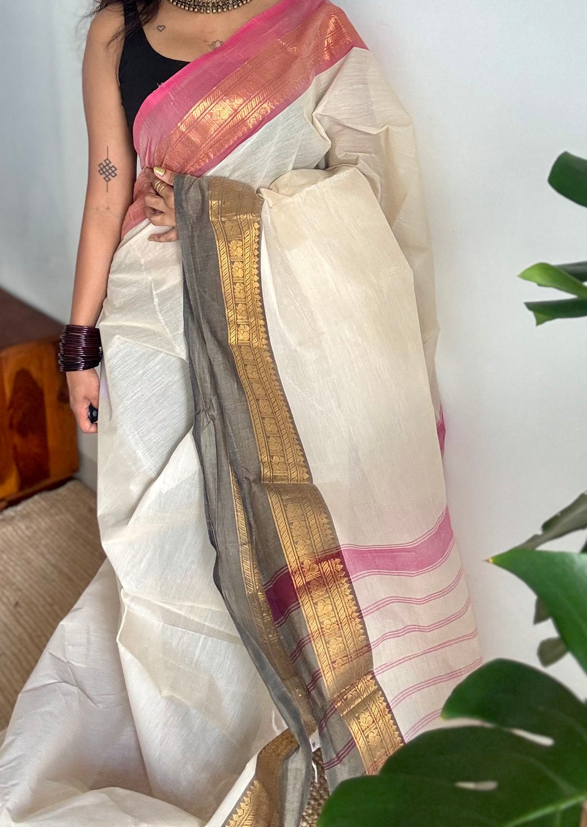 Ivory with pink and black ganga jamuna zari border kanchi cotton saree - YCCOTNCKSE22