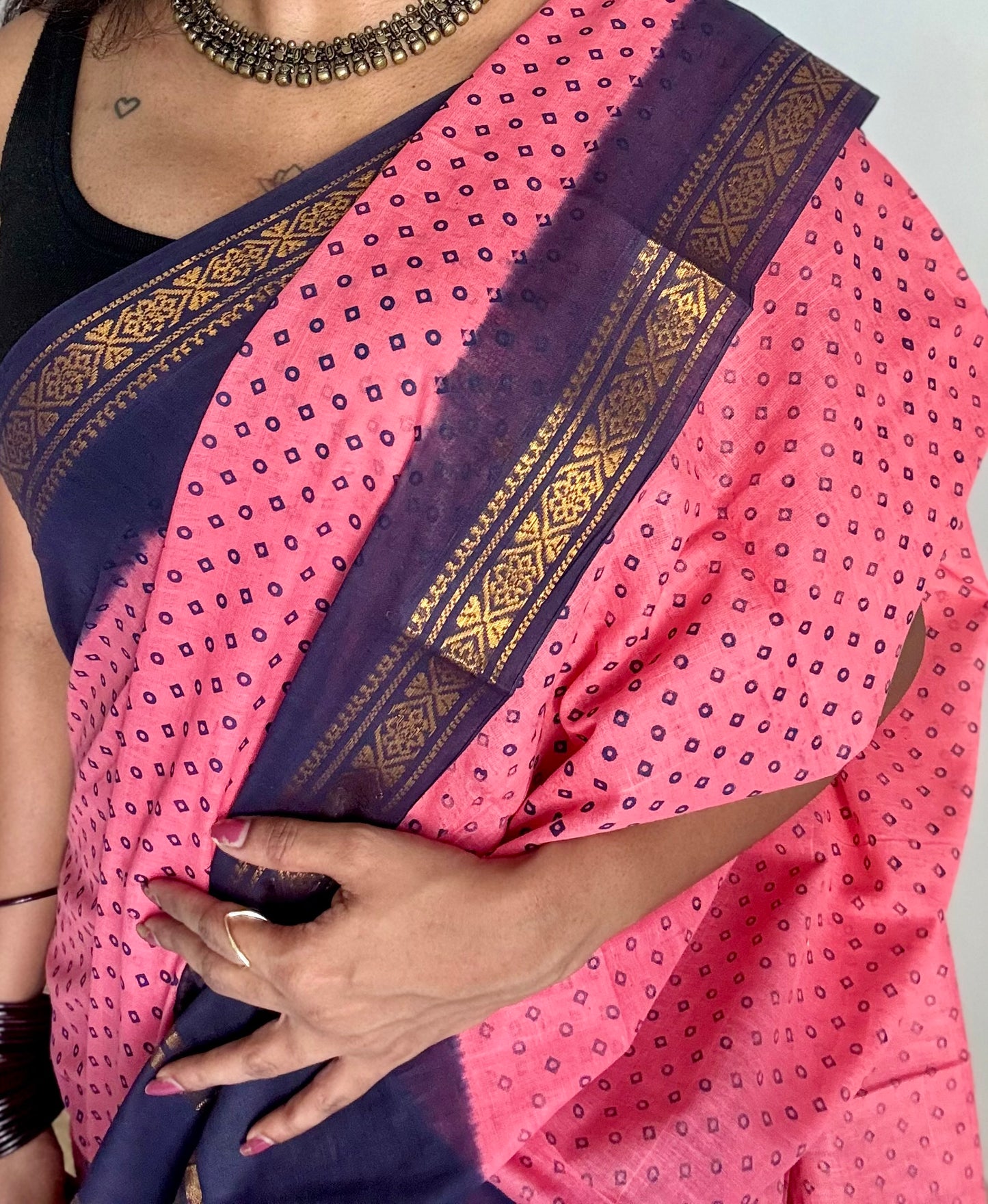 Peach pink with navy blue contrast, kattuchayam dyed madurai cotton saree - YCCOTNMA250