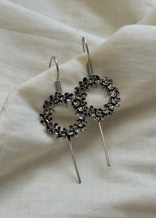 Oxidised silver, floral earcuff - YCOSEEC290