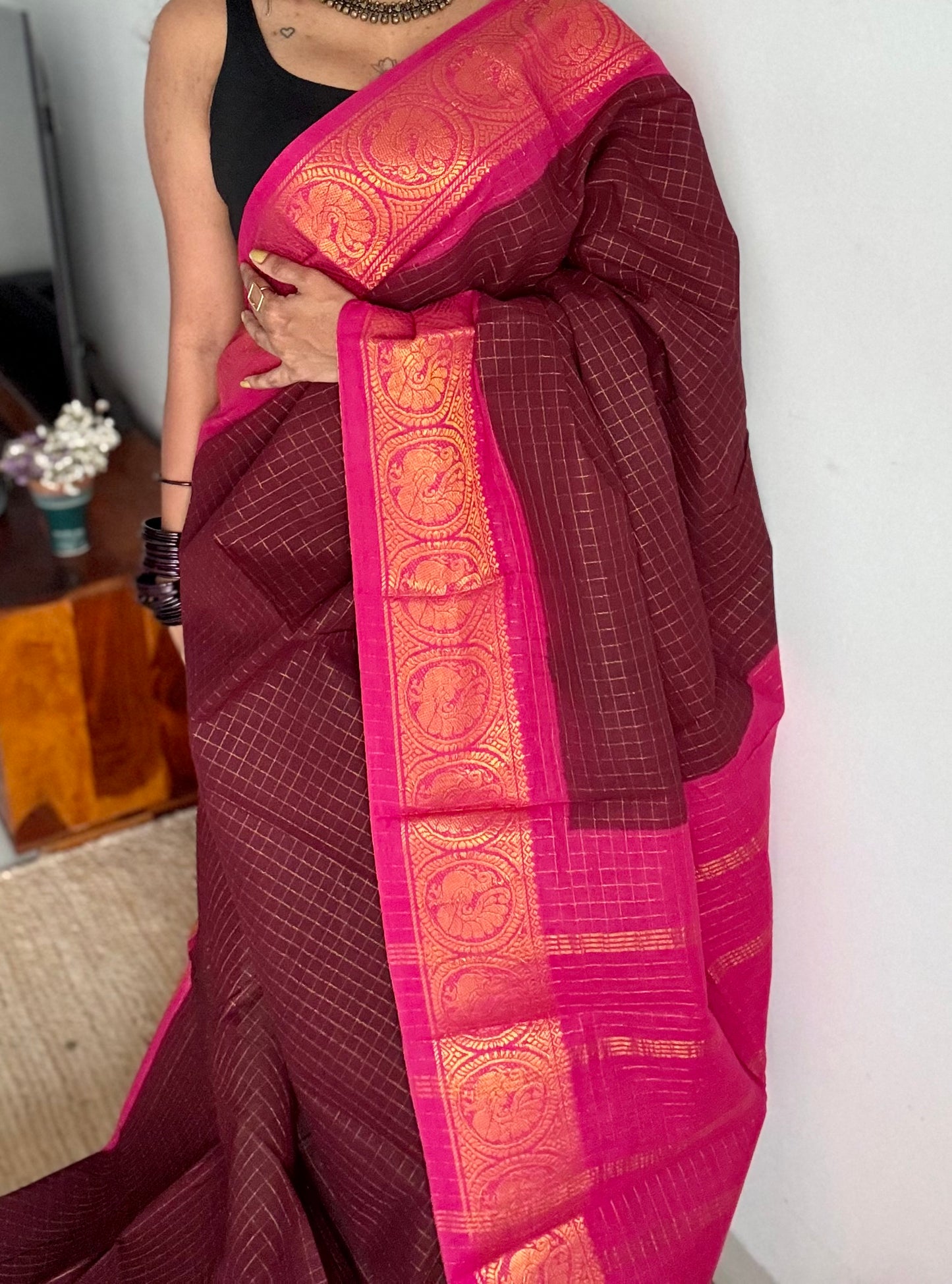 Dark maroon with hot pink checkered sungudi, madurai cotton - YCCOTNSUDE41