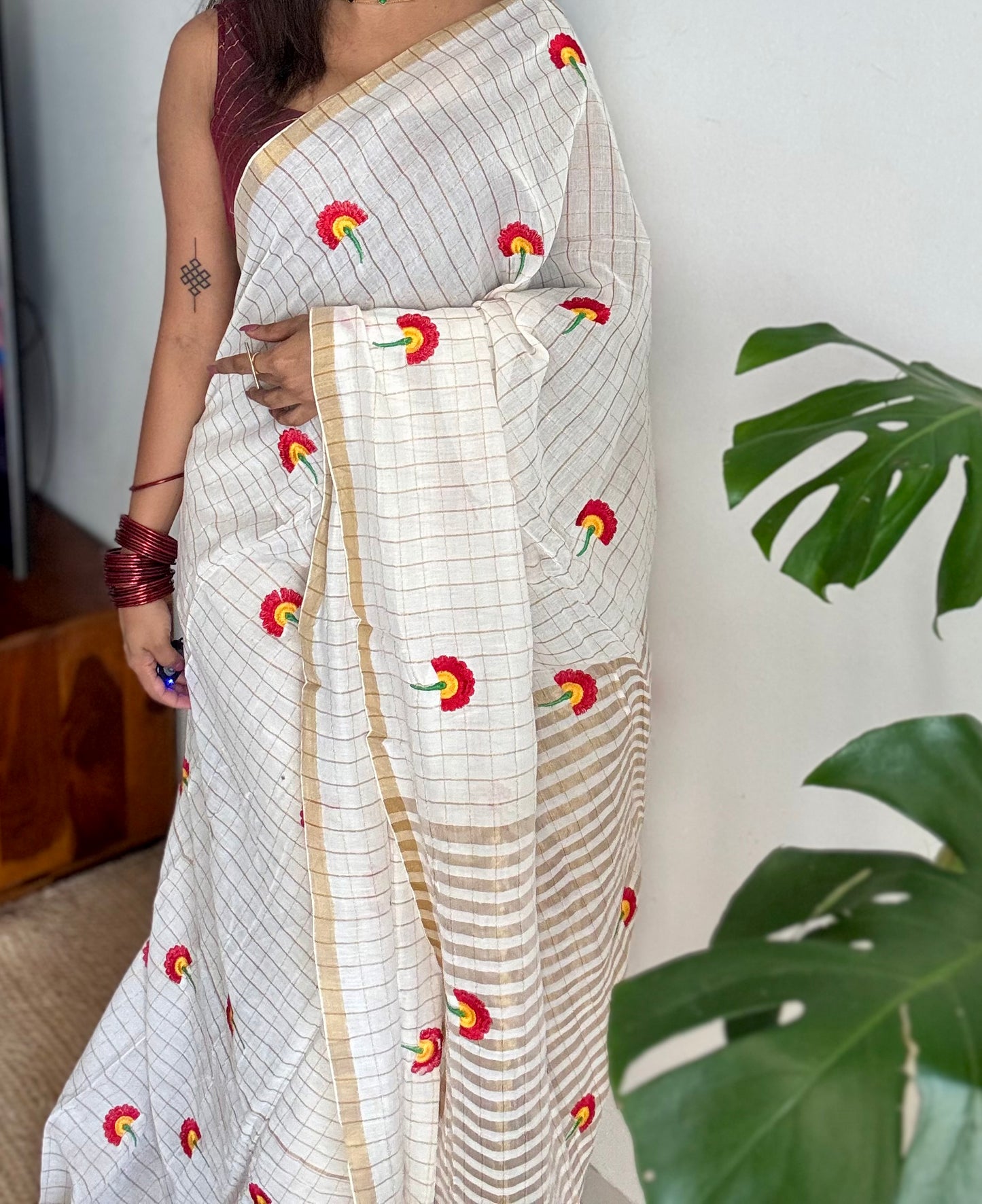 Ivory mul saree, checkered with floral embroidery - YCIEON28