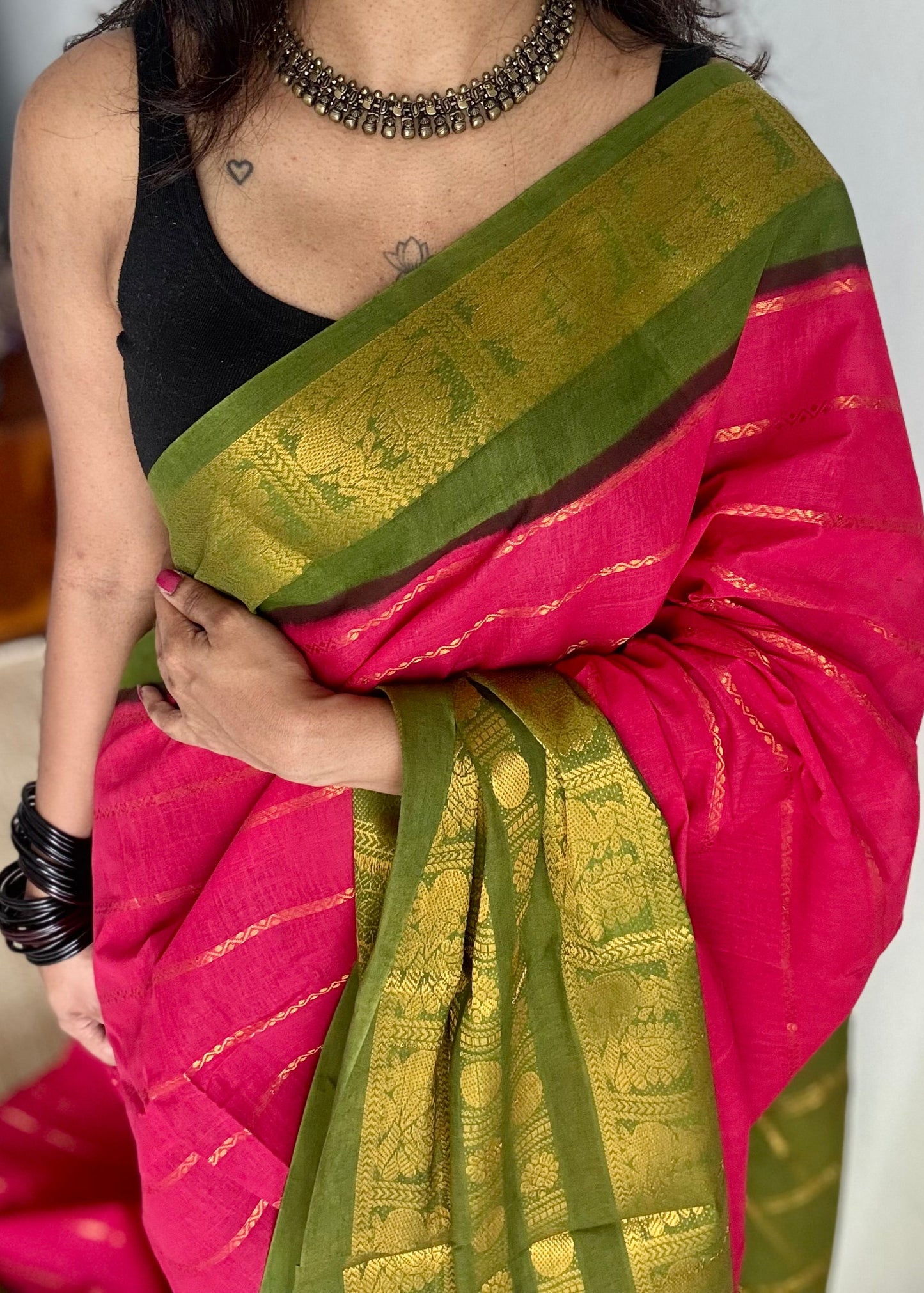 Reddish pink with green, peacock rudraksham motif, single side broad zari - madurai kattuchayam dyed - YCCOTNAUS34