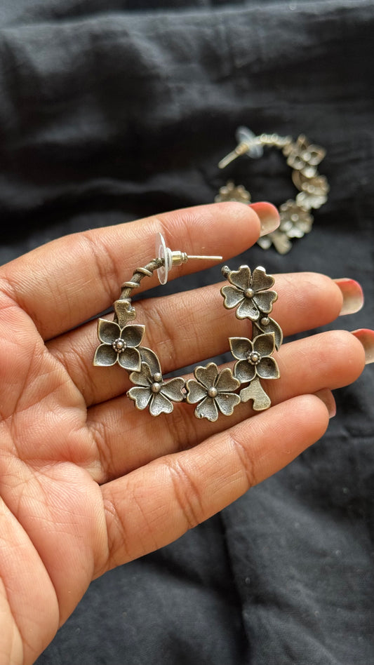 Floral roung hoop earring - YCOSEL590