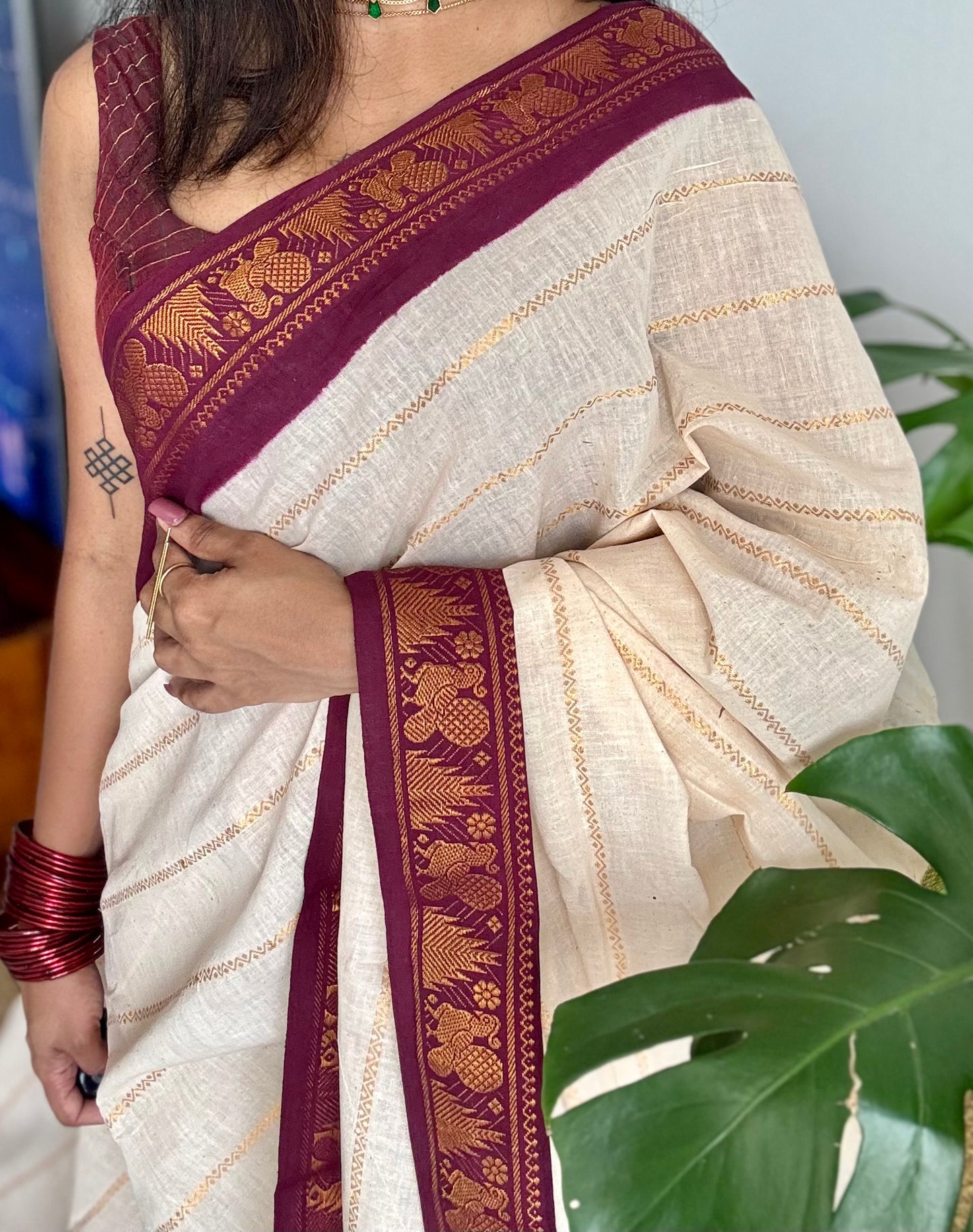 Ivory with maroon contrast velthaari sungudi, kattuchayam dyed madurai cotton - YCIEON103