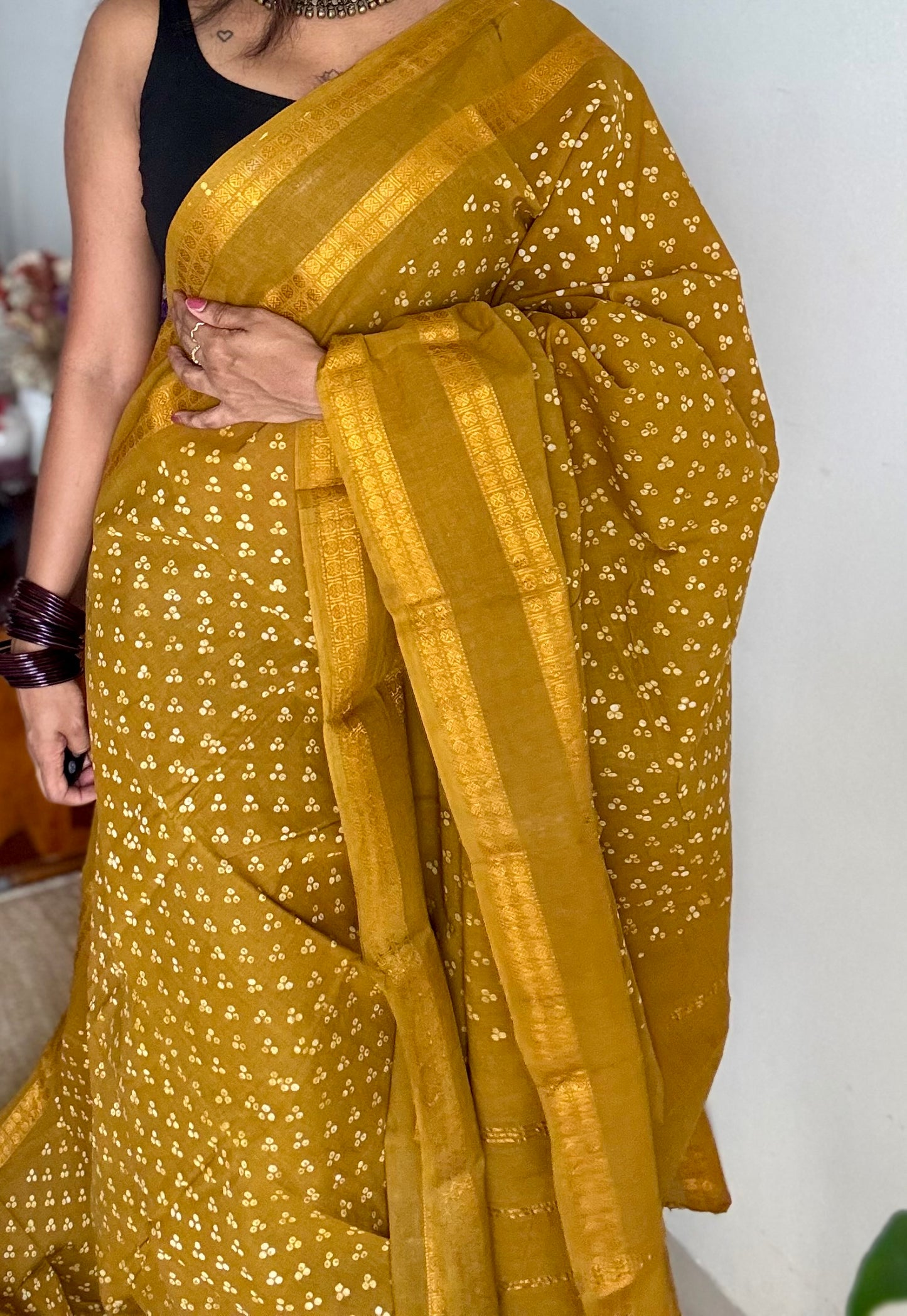 Ginger/mehendi green, wax dot printed sungudi, kattuchayam dyed madurai cotton - YCCOTNMSAP150