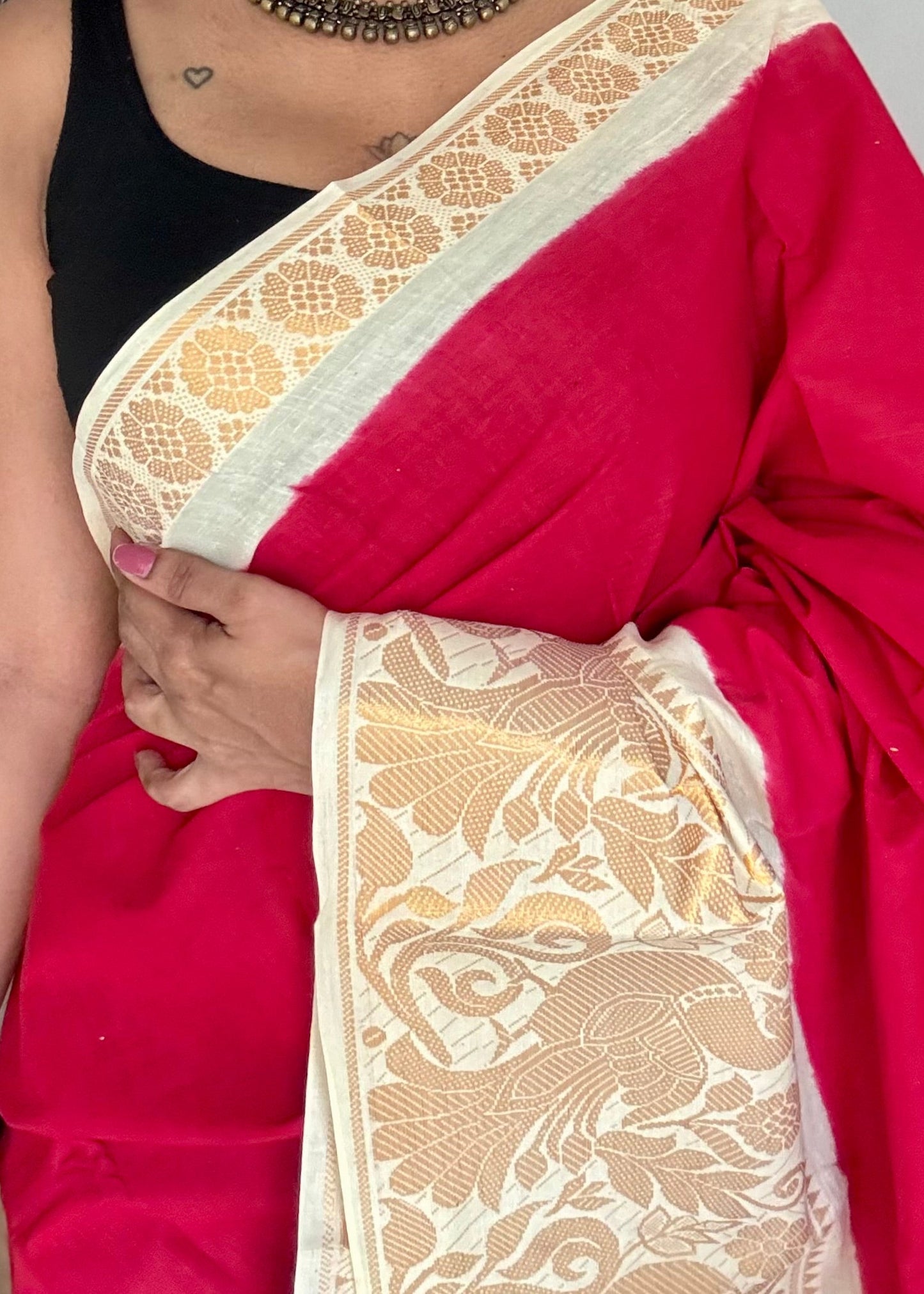 Red long border sungudi saree with cream contrast, kattuchayam dyed madurai cotton - YCCOTNMA251