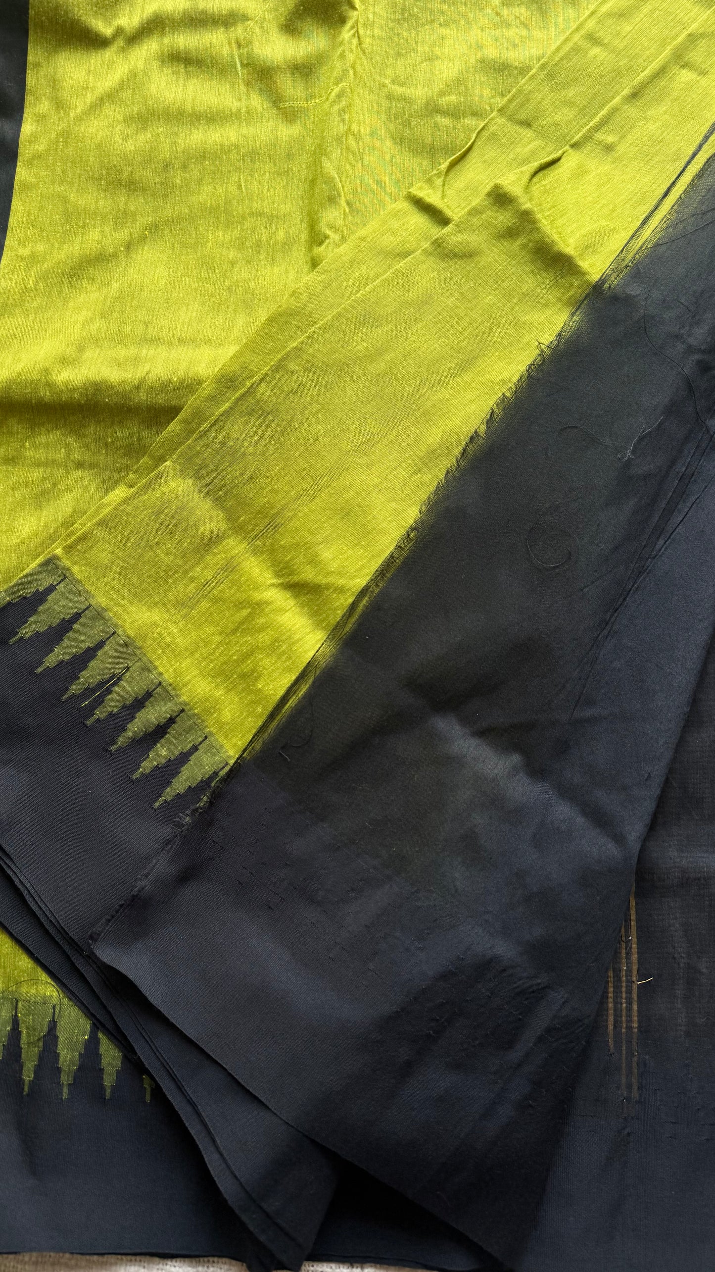 Lime green with black contrast, temple border saree, cotton silk - YCCOTNTBFE60