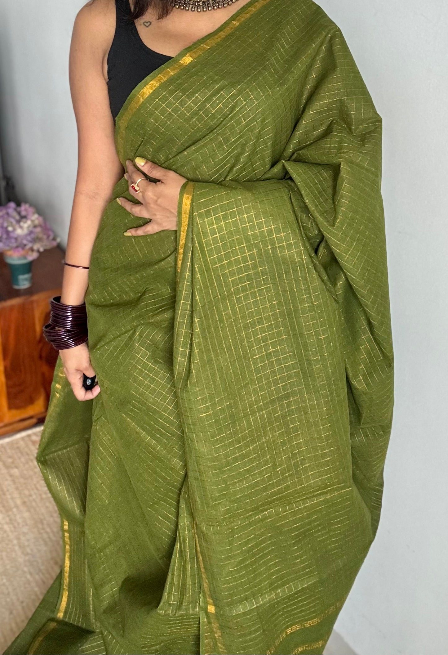 Olive green mini kattam kattuchayam dyed madurai cotton saree - YCCOTNMSFE105