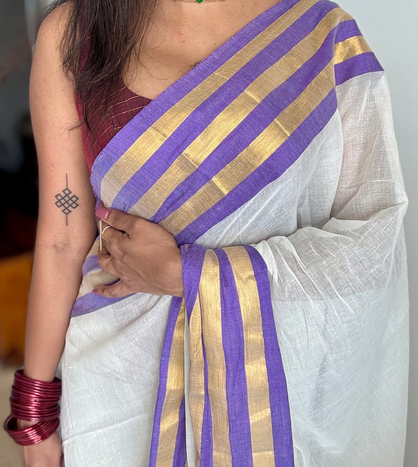Ivory mul saree, purple striped border - YCIEON40